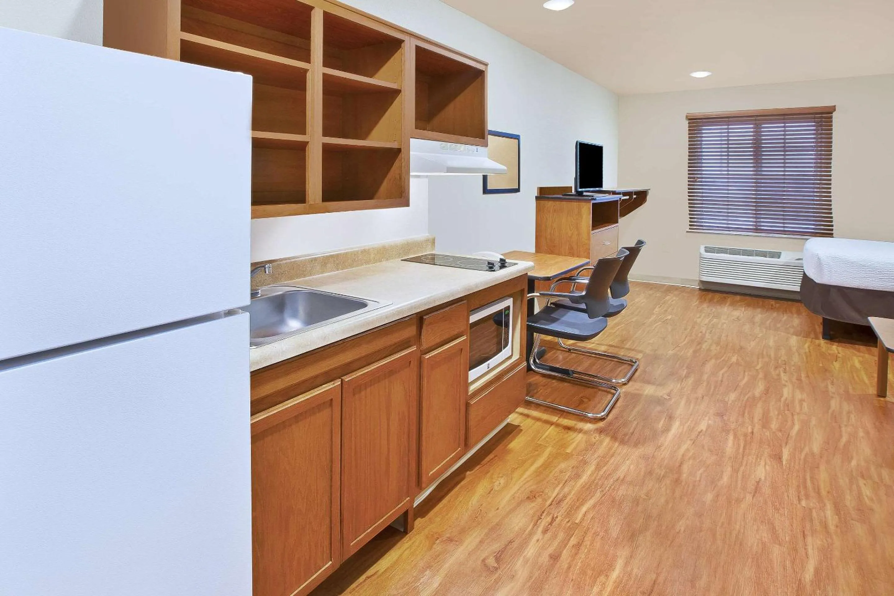 Photo of the whole room in WoodSpring Suites Chattanooga