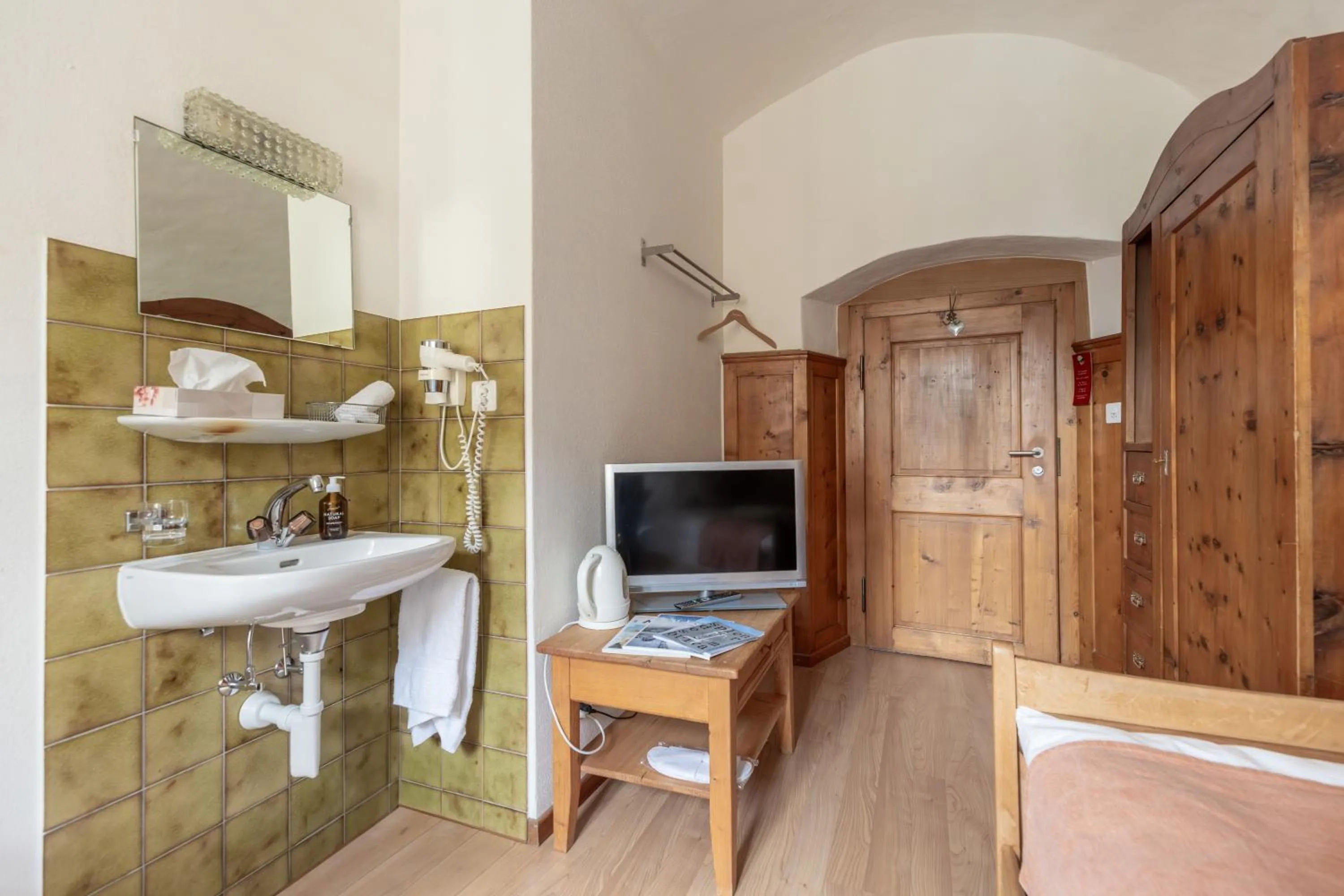 Photo of the whole room in Palazzo Mysanus Samedan