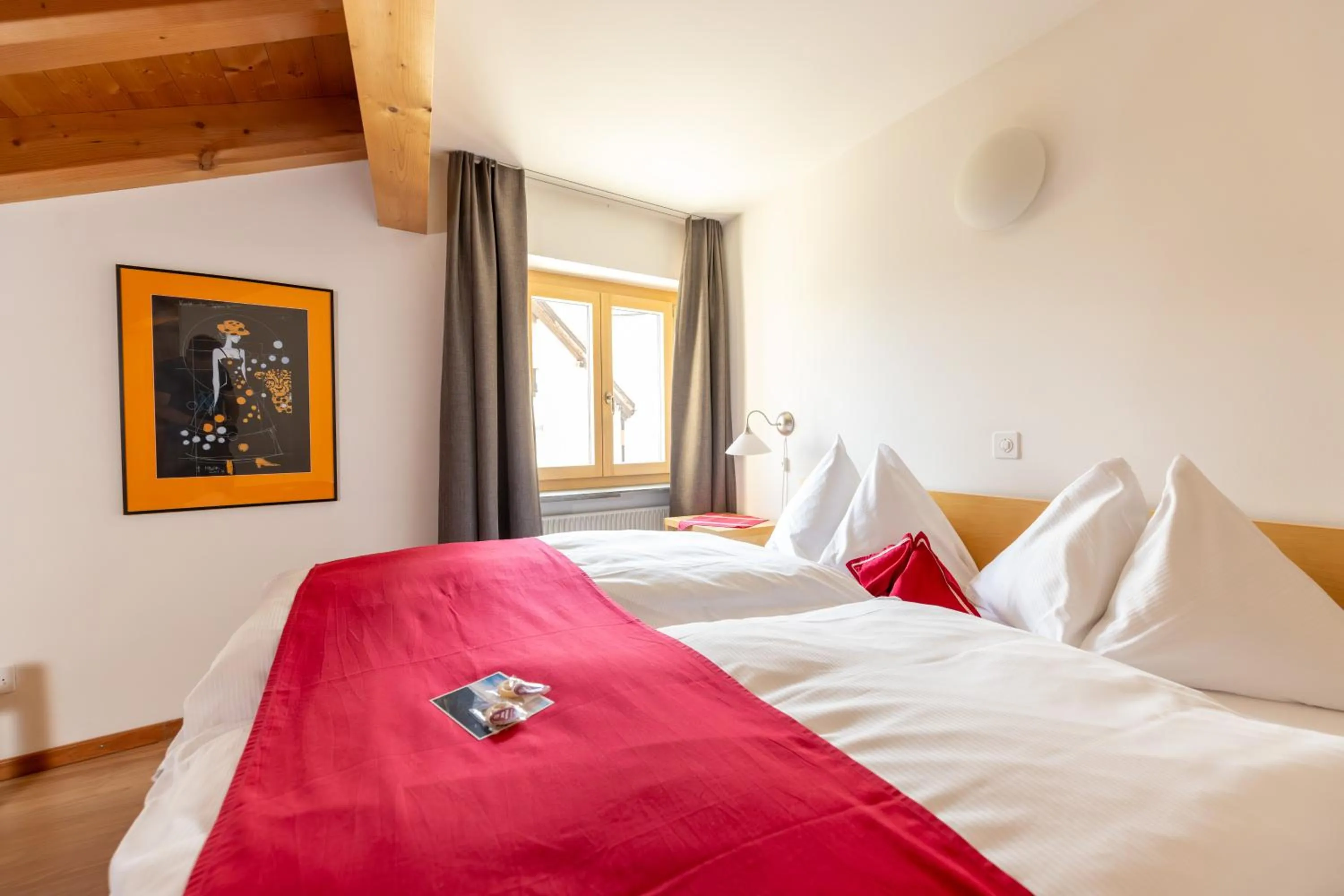 Photo of the whole room in Palazzo Mysanus Samedan