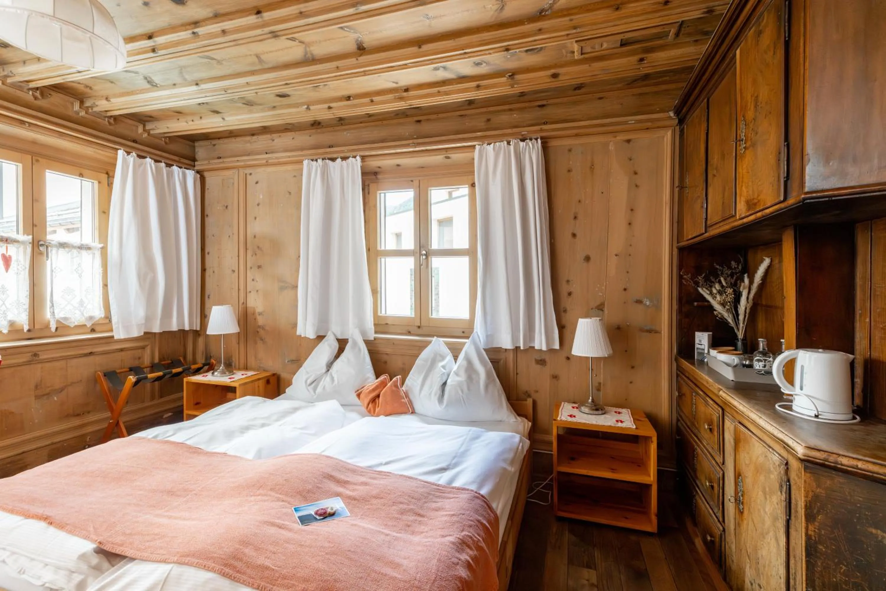 Photo of the whole room in Palazzo Mysanus Samedan