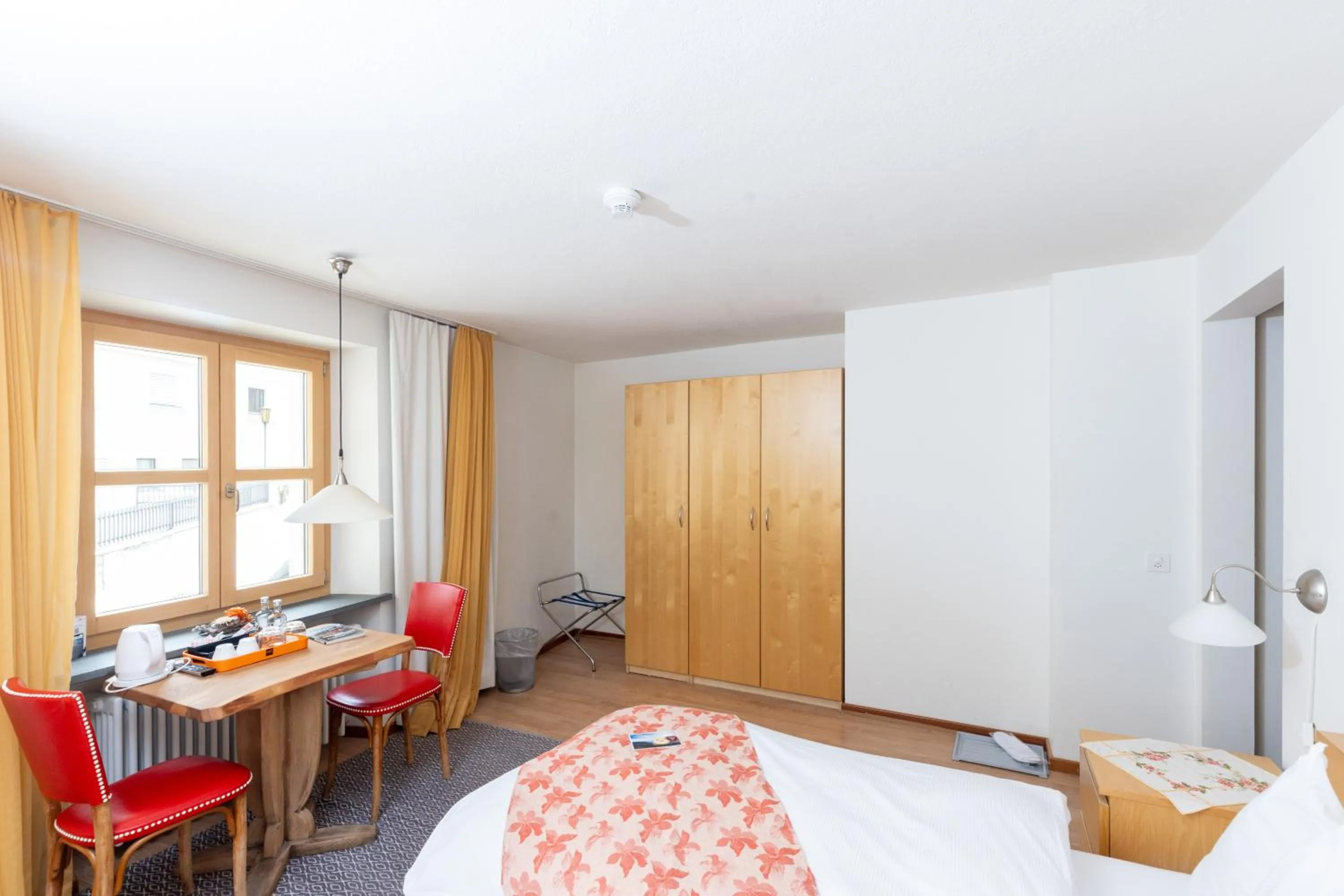 Photo of the whole room in Palazzo Mysanus Samedan