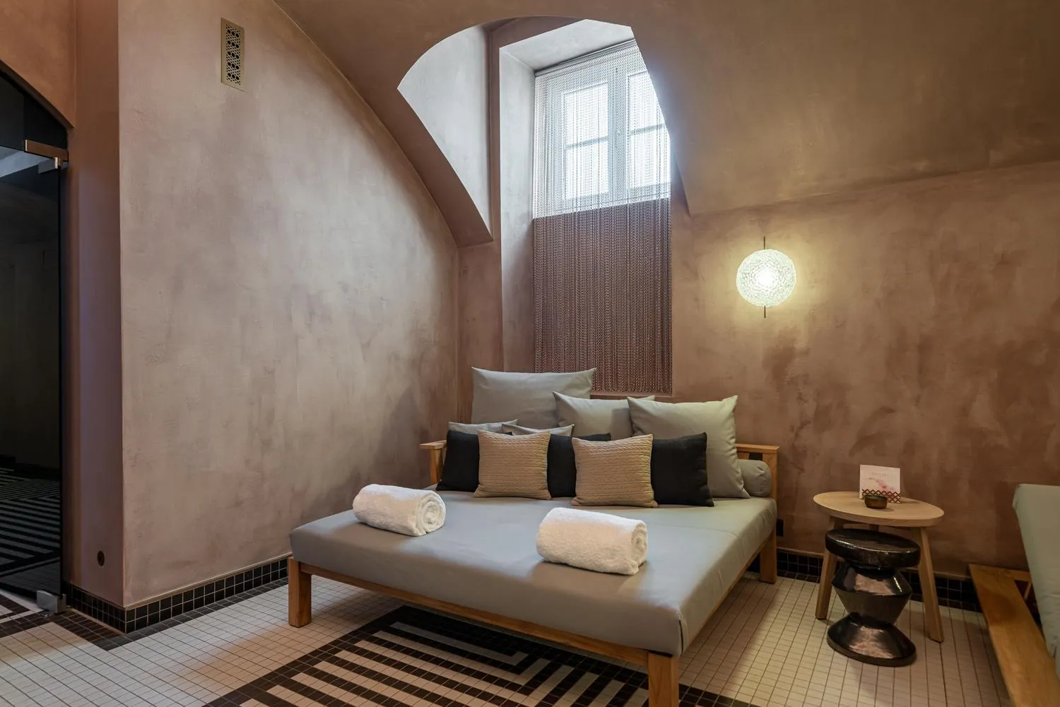 Bed in BOTANIQ Castle of Tura - Small Luxury Hotels of the World