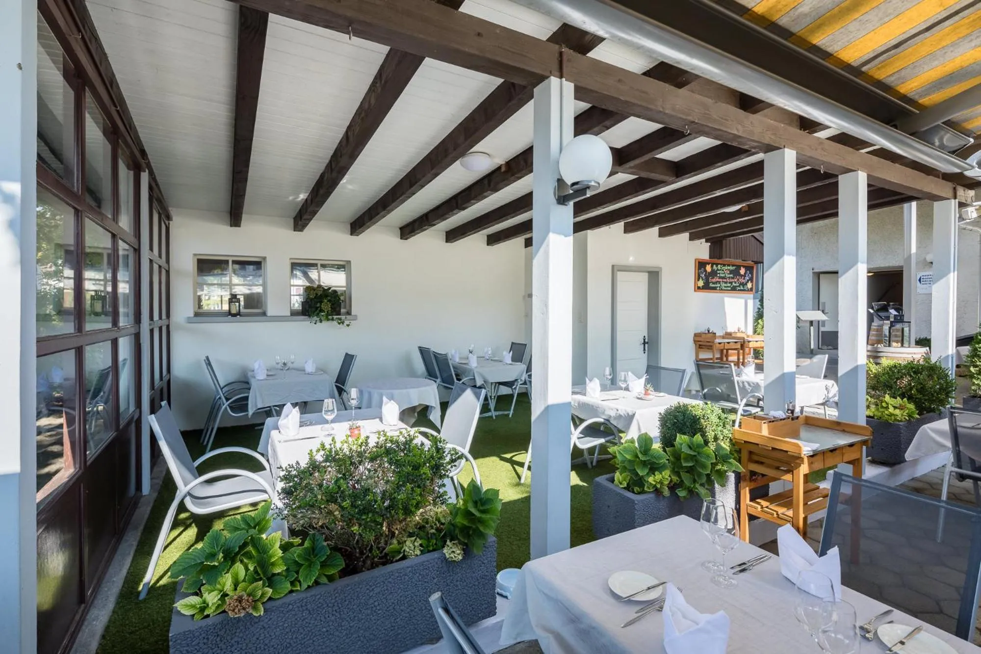 Restaurant/places to eat in Hotel Bären Suhr