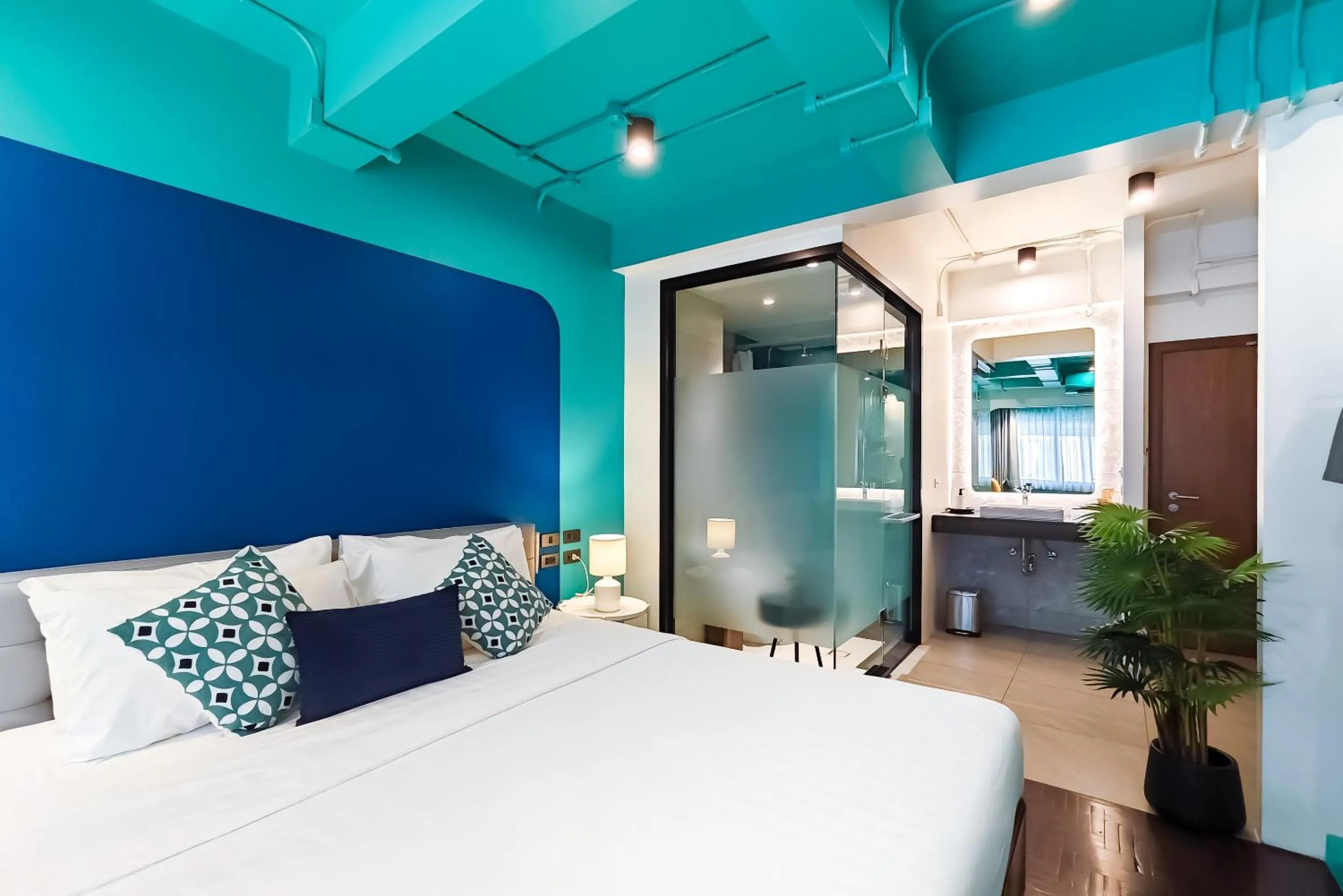 Superior Queen Room in THE MOMENT CHIANGMAI - Seasonal Design Boutique