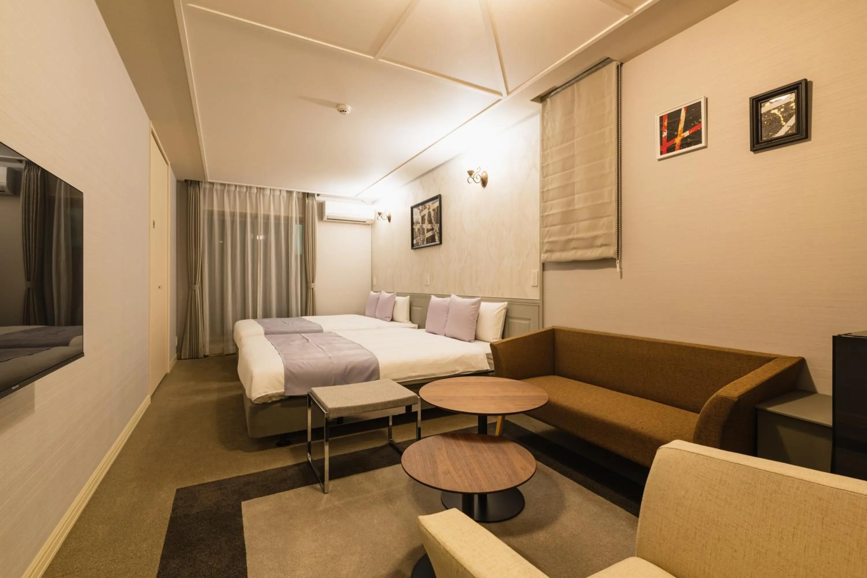 Photo of the whole room in GRAND BASE HAKATA-I