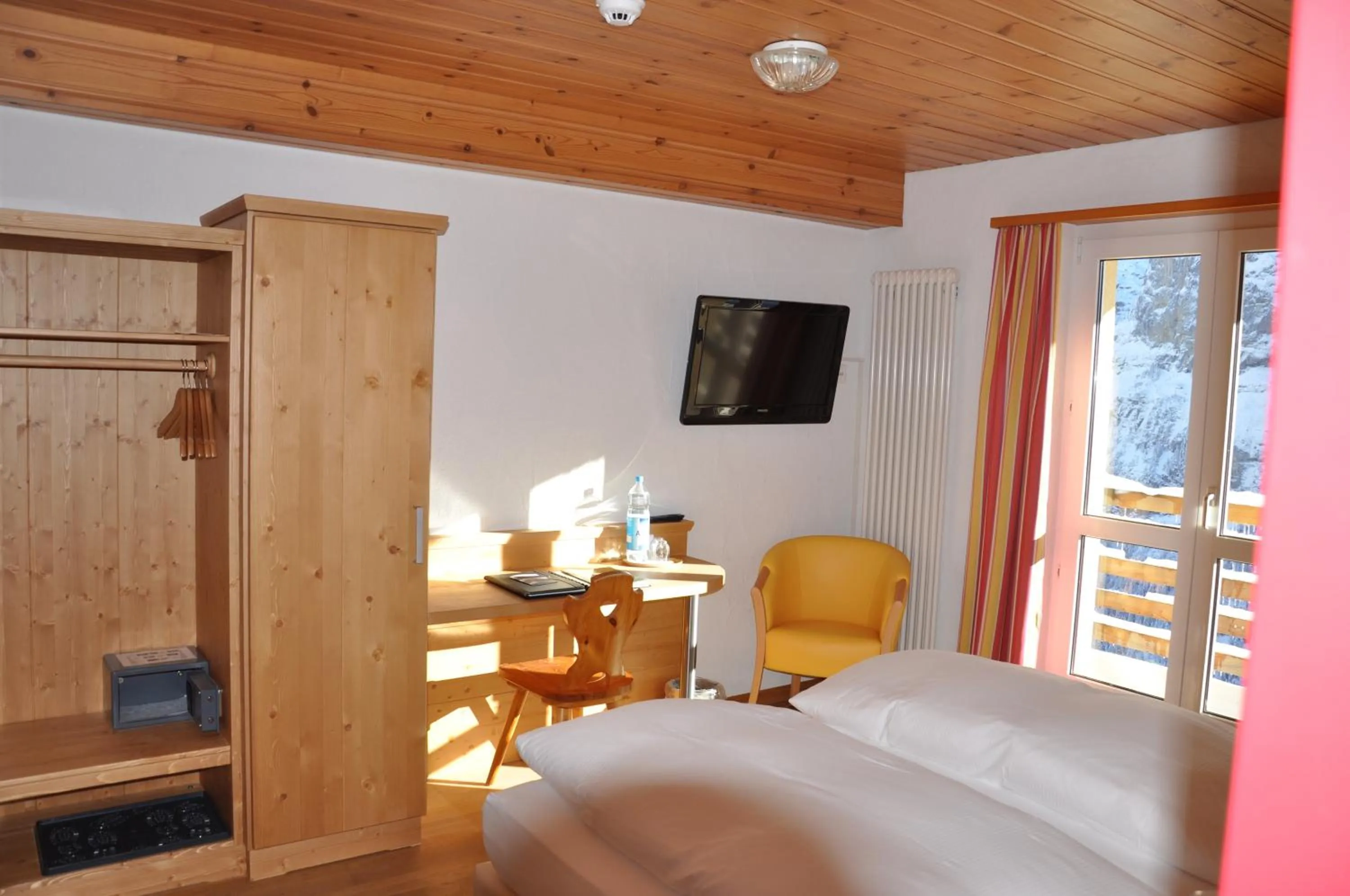 Photo of the whole room, Bed in Hotel Edelweiss Superior