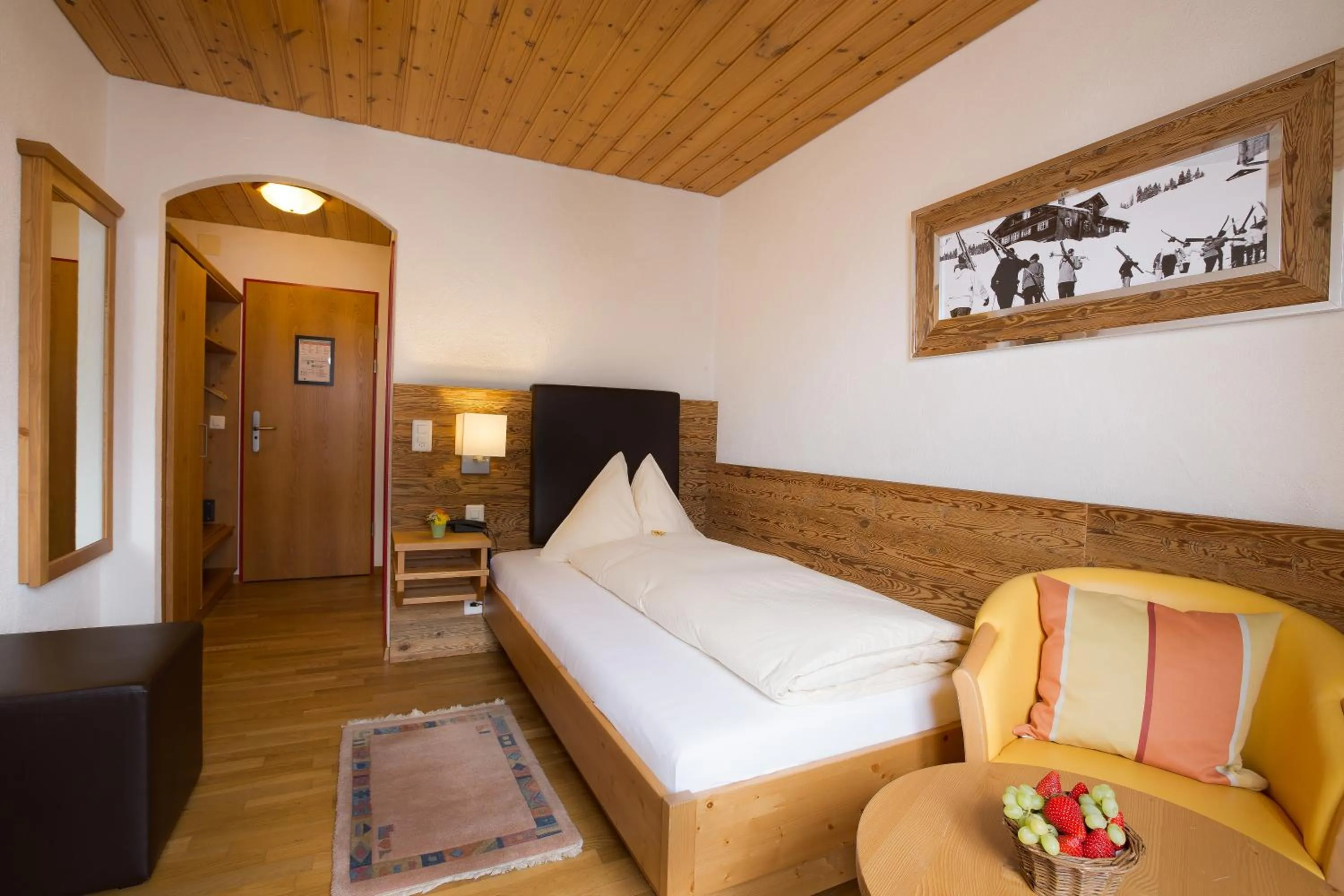 Decorative detail, Bed in Hotel Edelweiss Superior