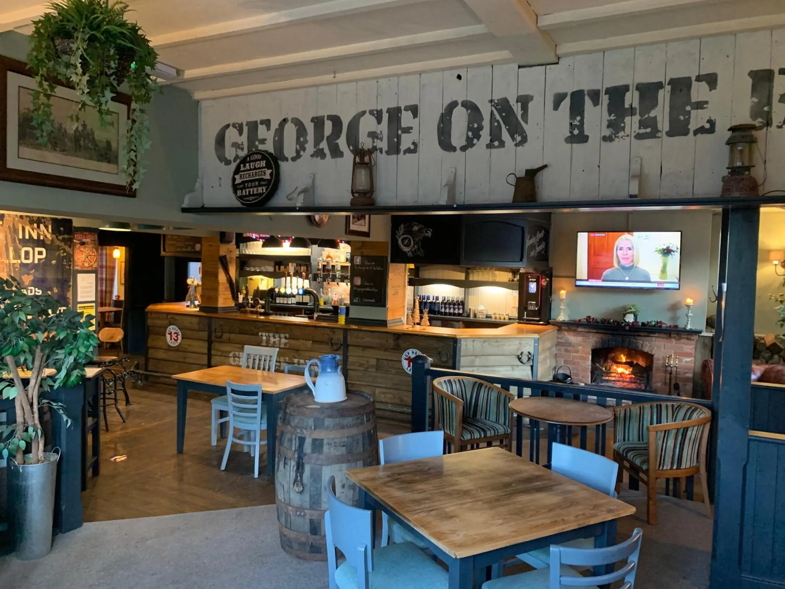 Lounge or bar in The George Inn Middle Wallop Lounge or bar in The George Inn Middle Wallop