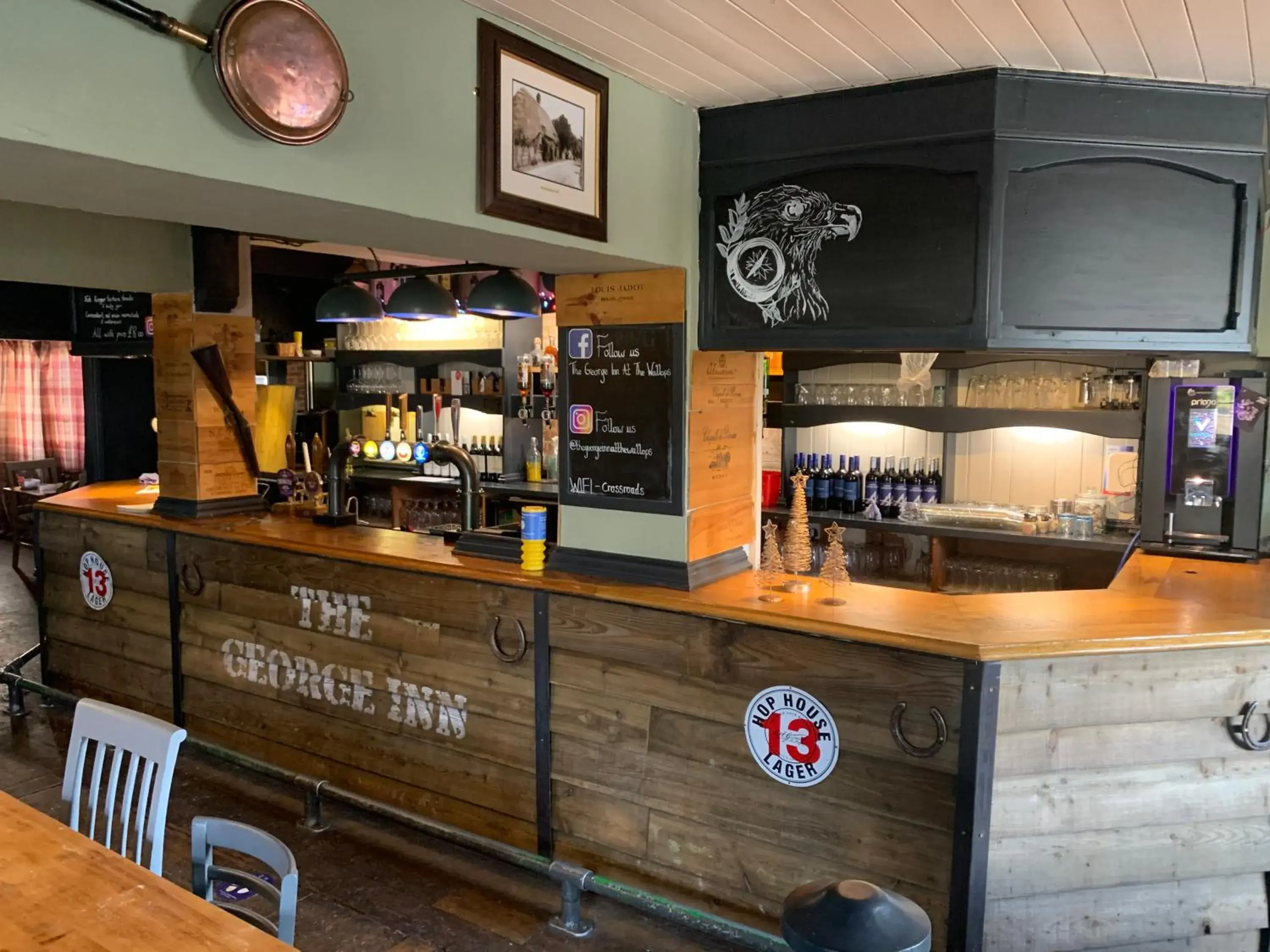 Lounge or bar in The George Inn Middle Wallop Lounge or bar in The George Inn Middle Wallop