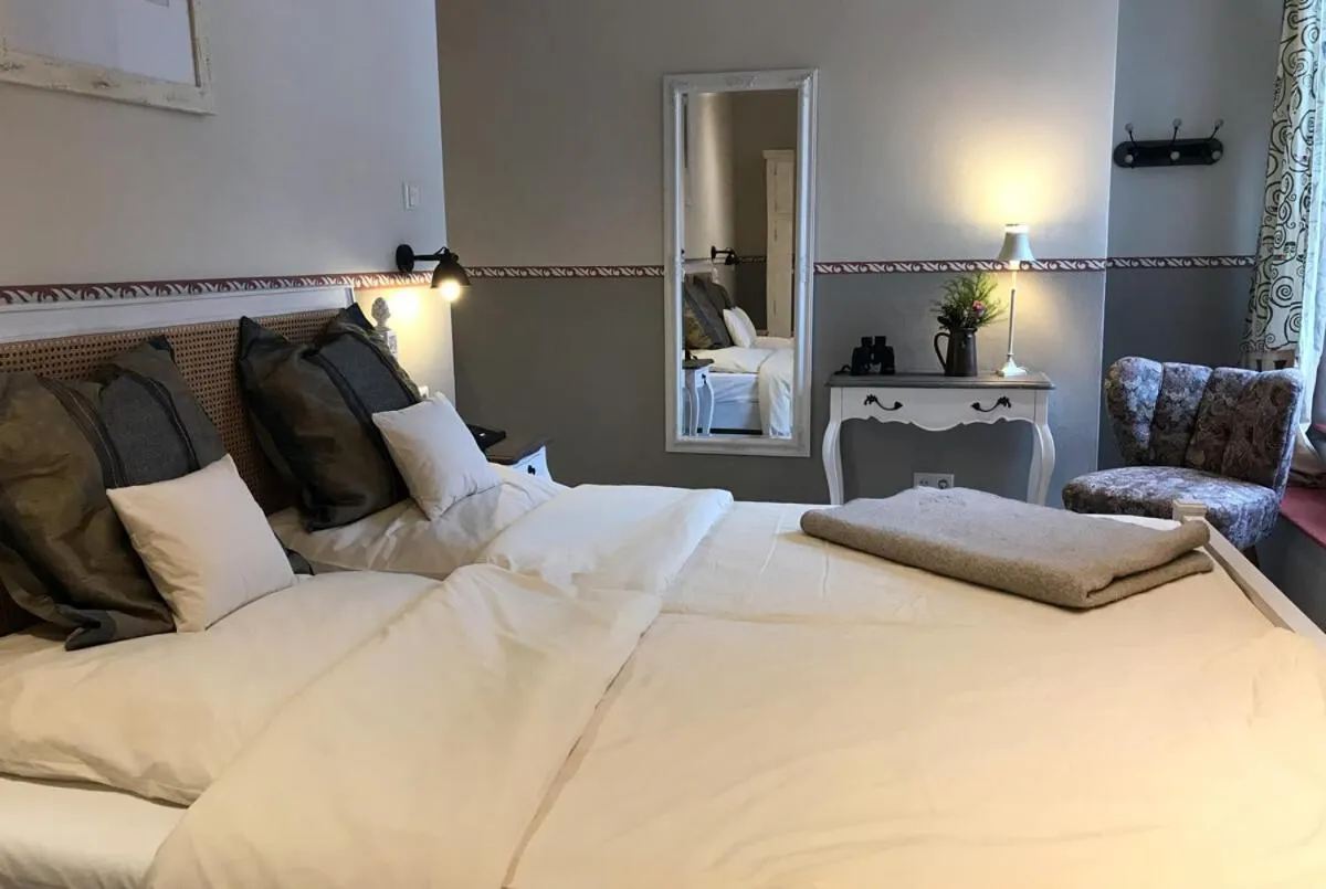 Bed in Landhotel Untere Mühle