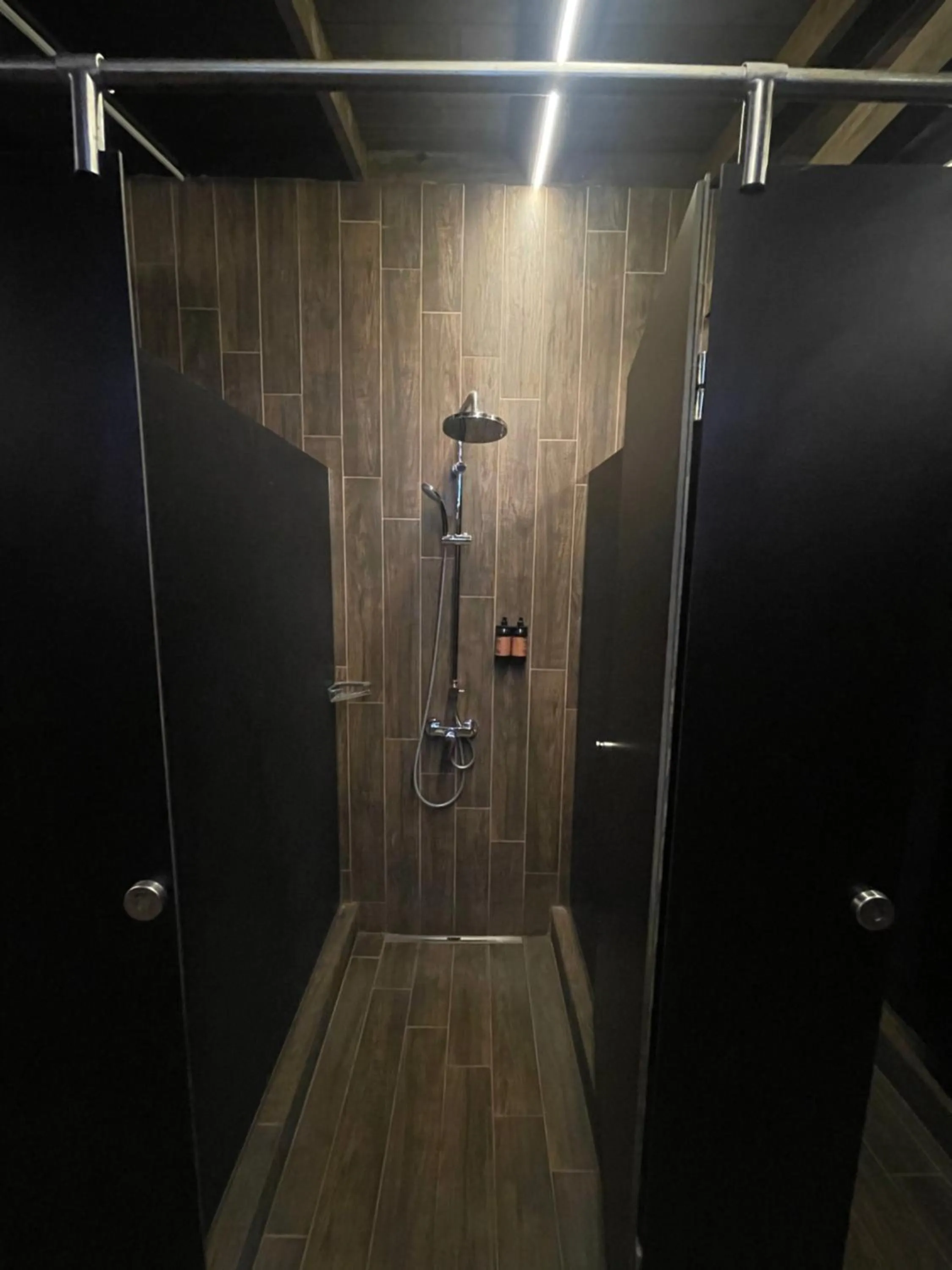 Shower in LONGOSPHERE GLAMPING