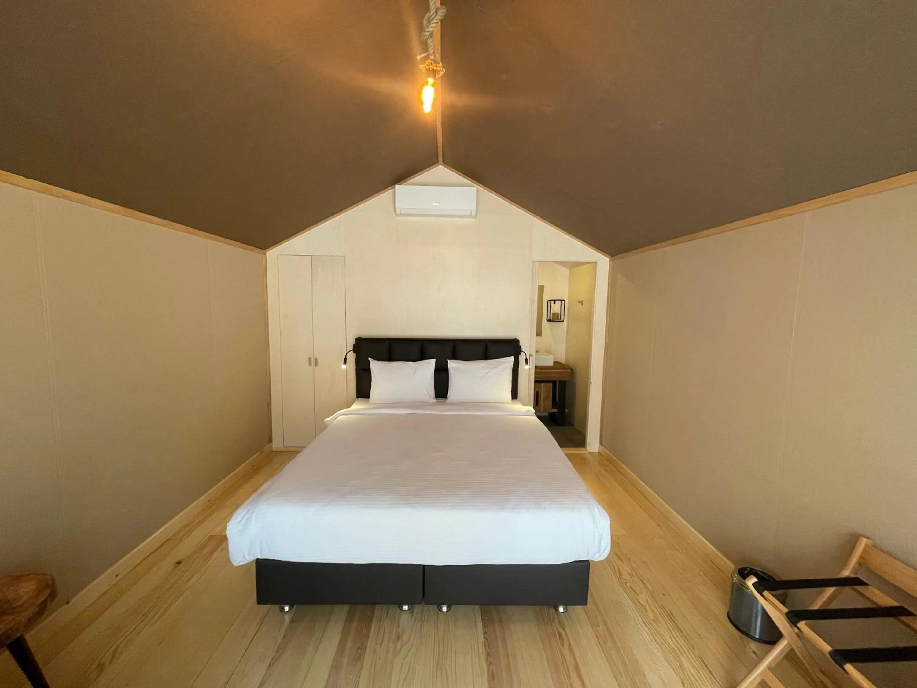 Photo of the whole room, Bed in LONGOSPHERE GLAMPING