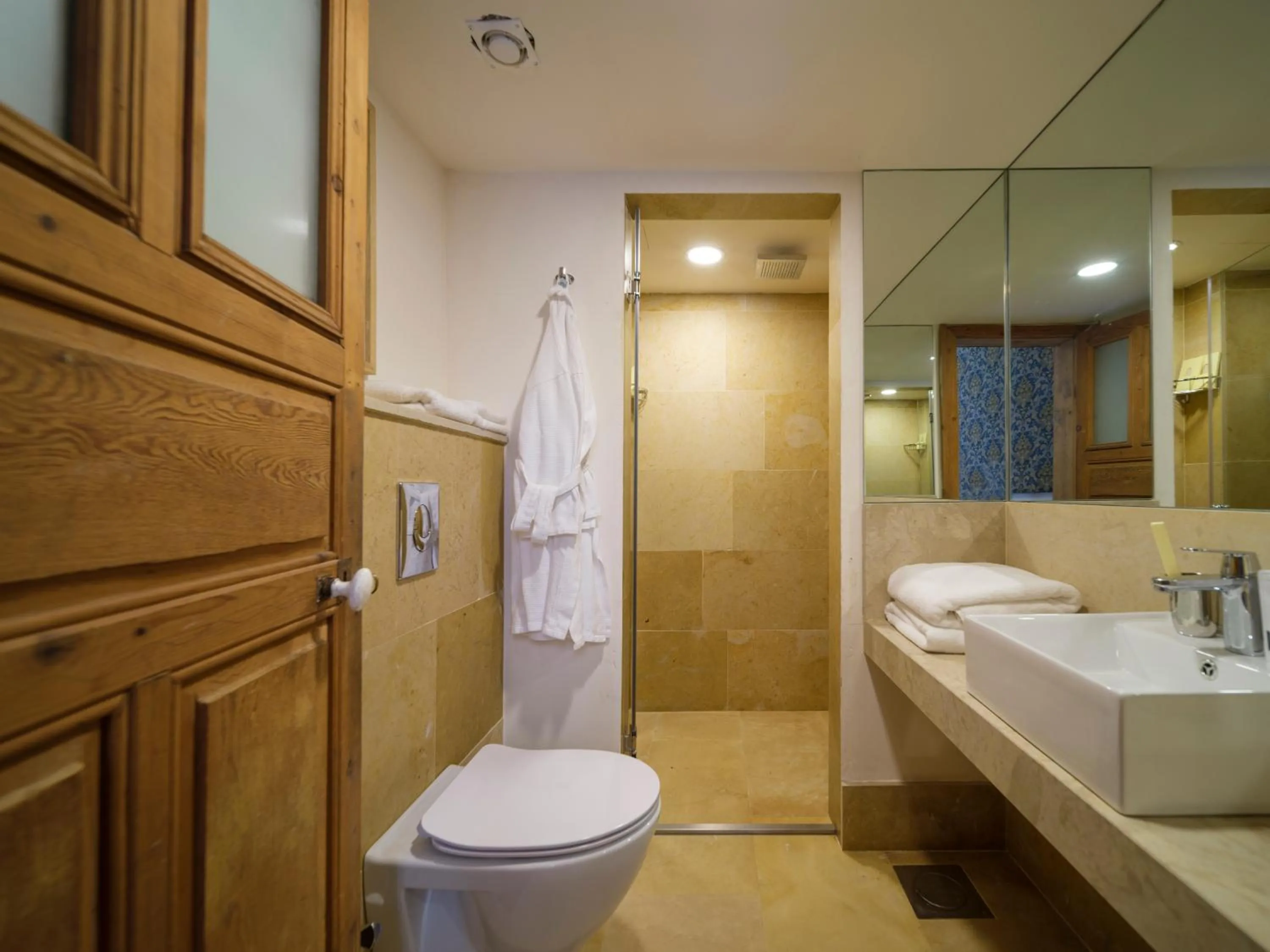 Bathroom in Arthaus Beirut