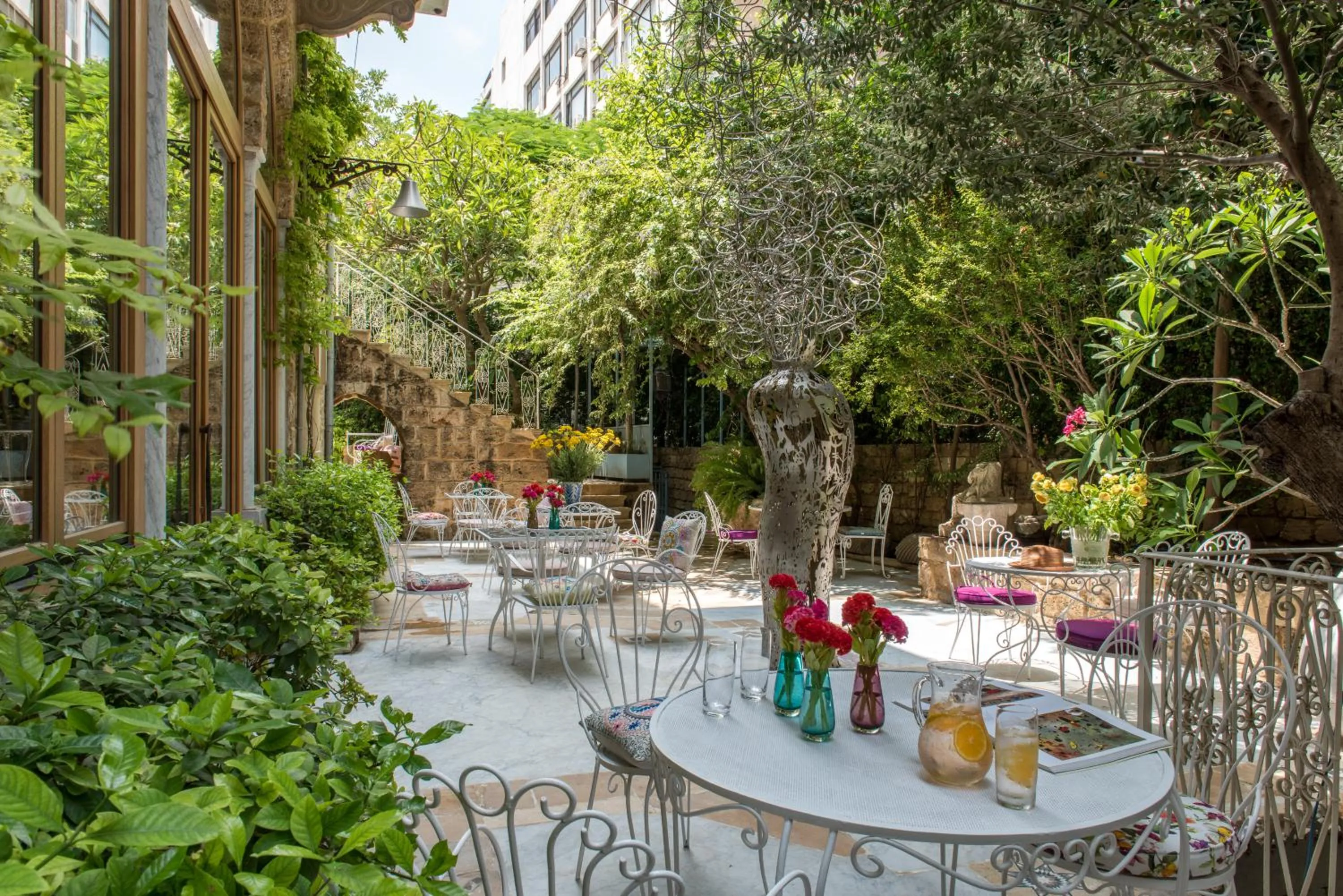 Restaurant/places to eat in Arthaus Beirut