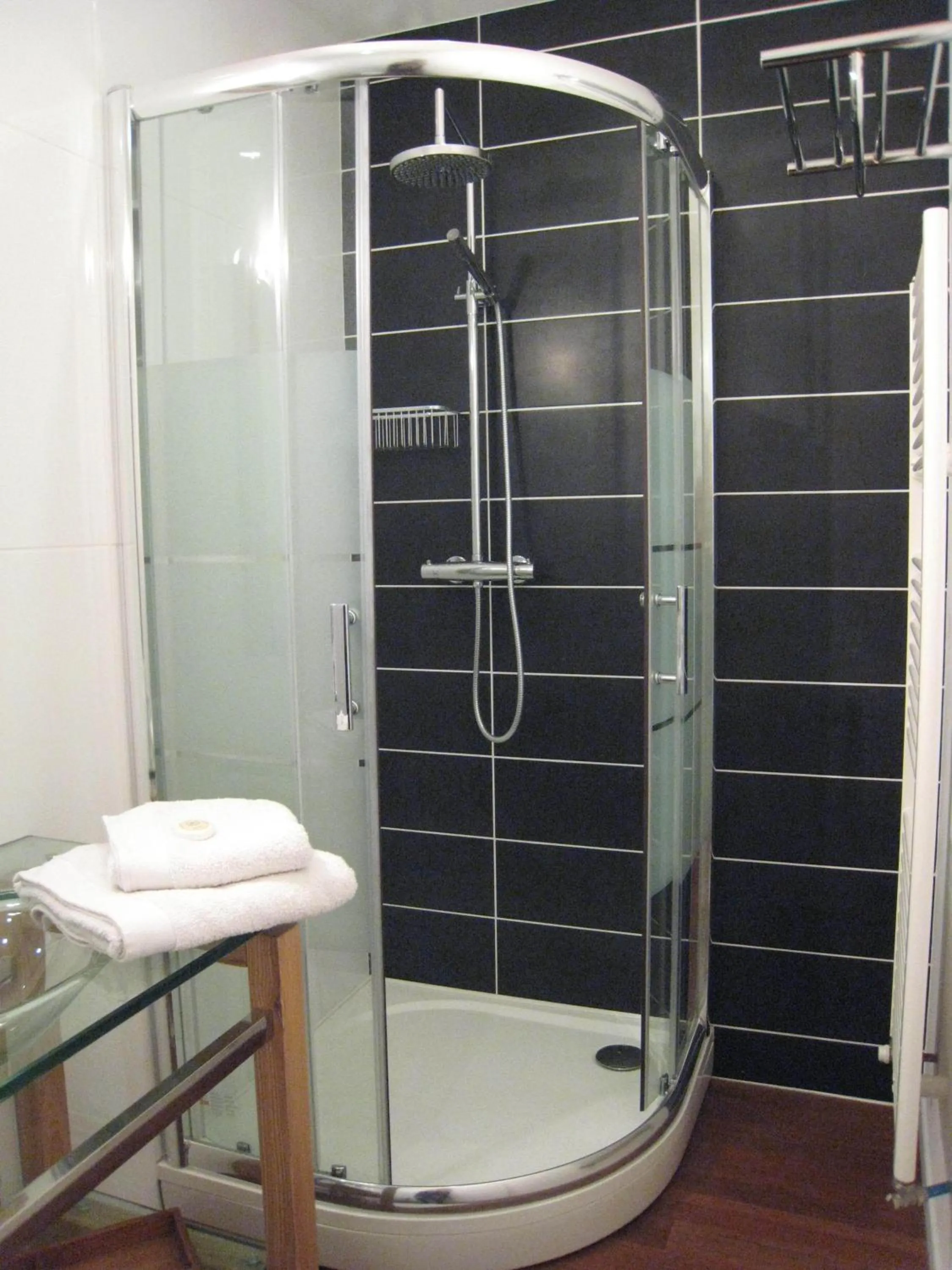 Shower in La Maison Bastide