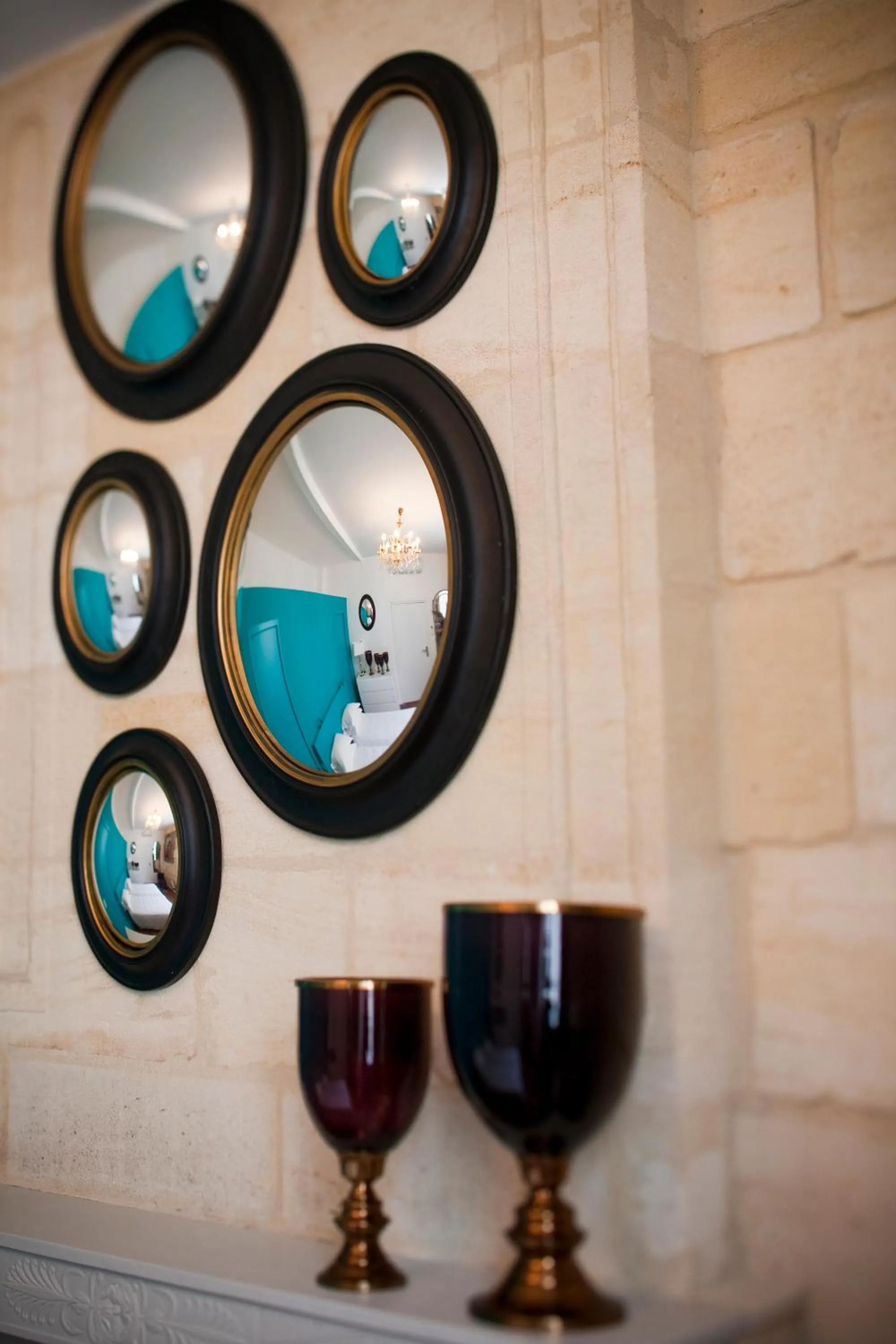 Decorative detail in Une Chambre Chez Dupont