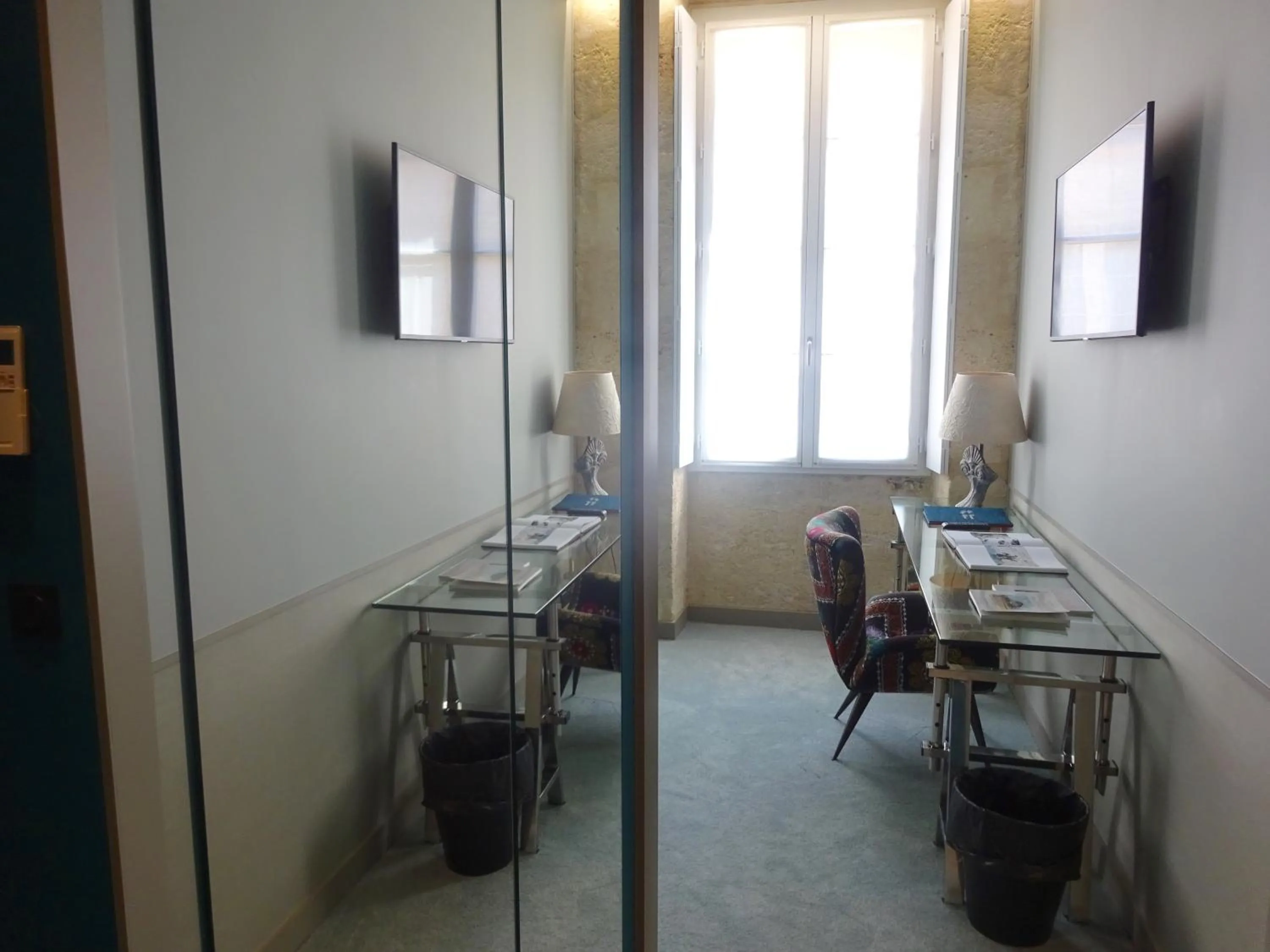 Decorative detail in Une Chambre Chez Dupont