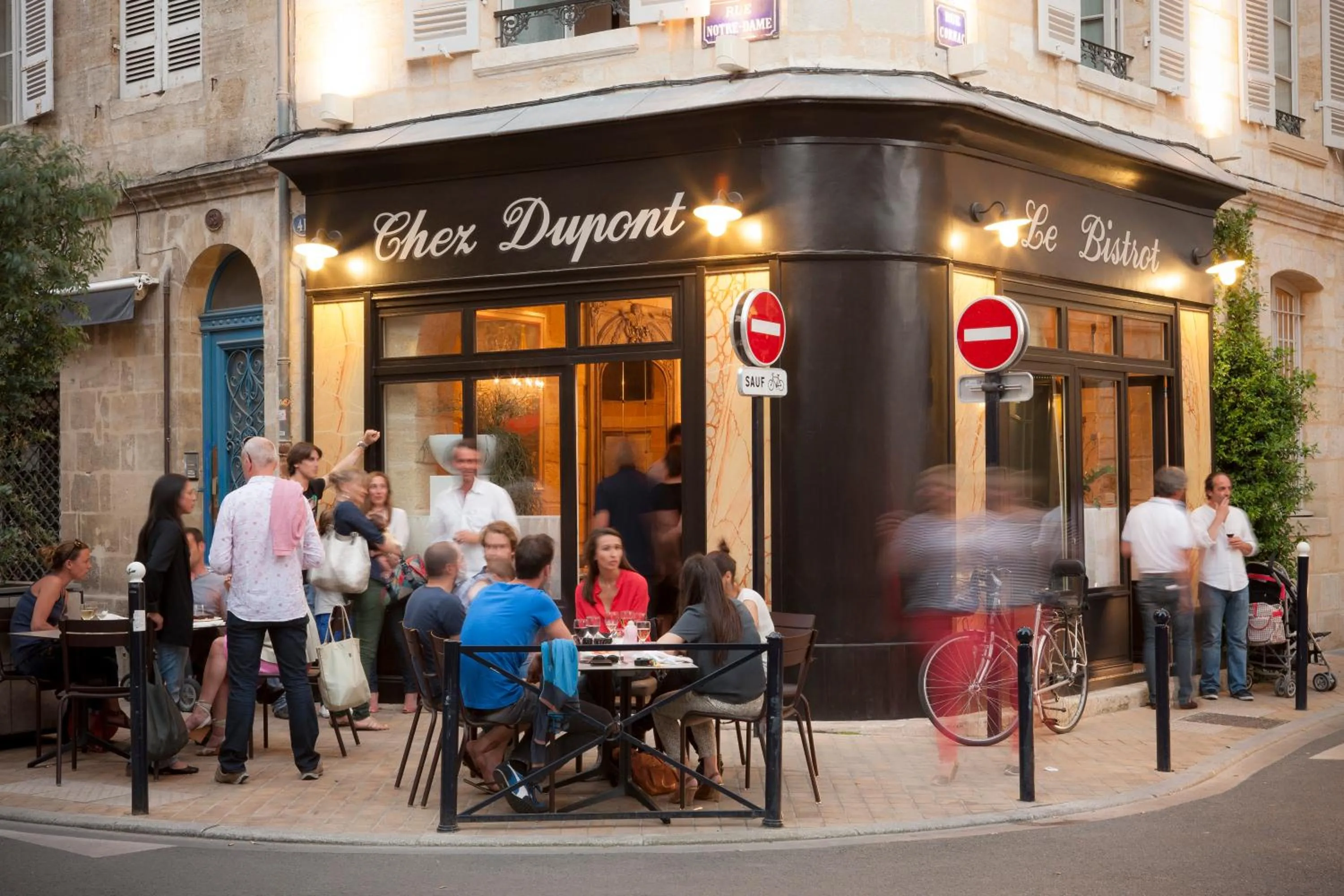Restaurant/places to eat in Une Chambre Chez Dupont