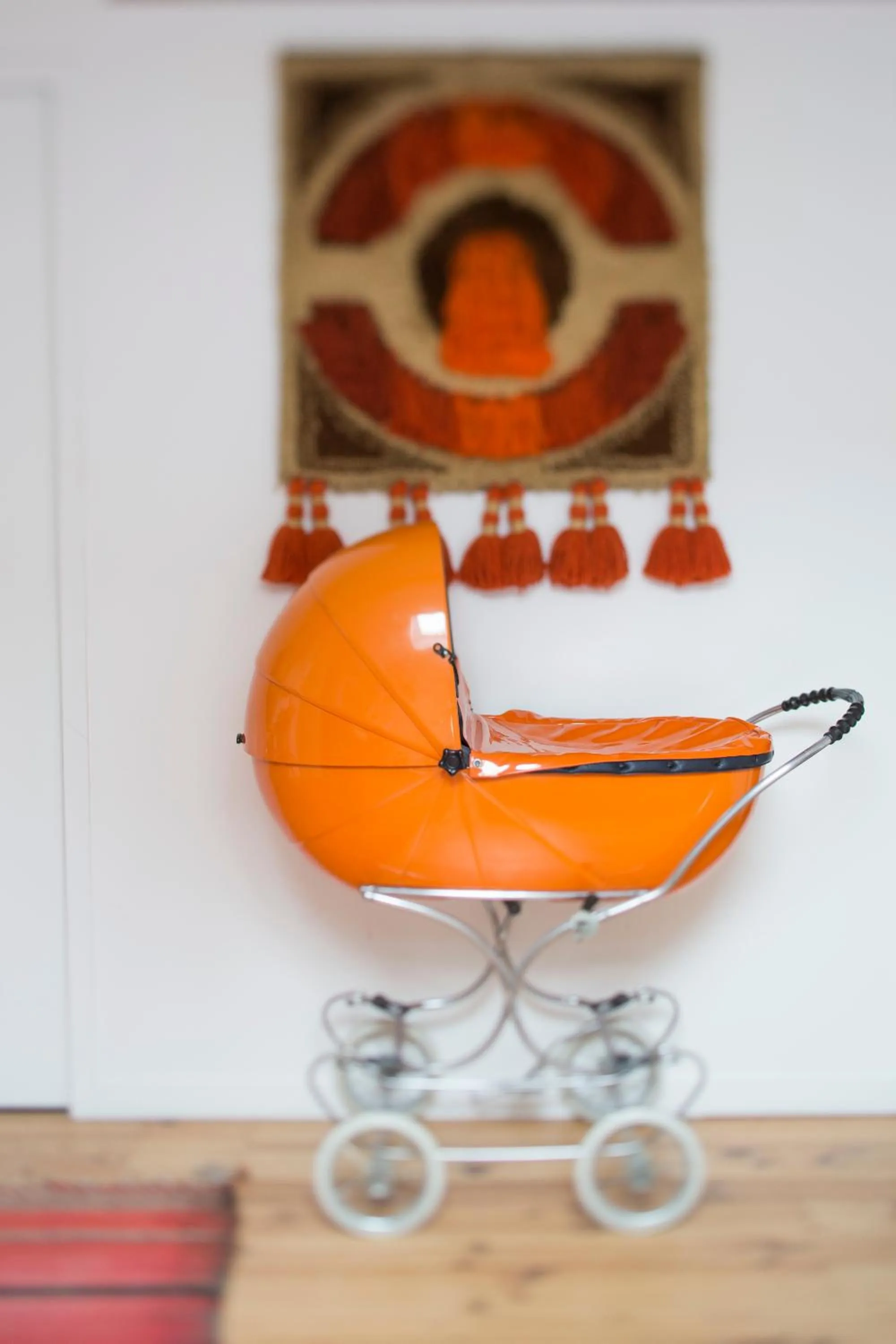 Decorative detail in Une Chambre Chez Dupont