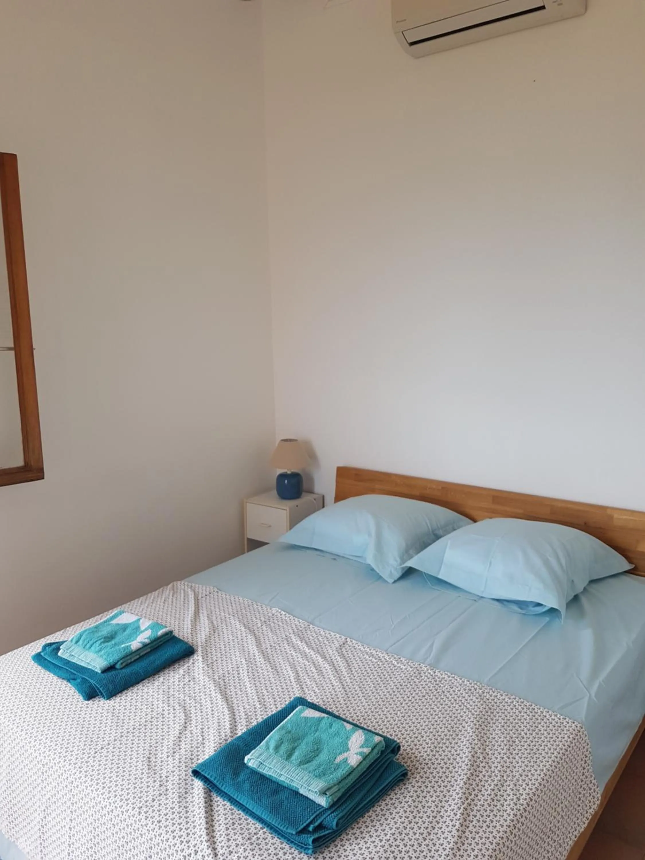 Bed in Maison sur Palombaggia