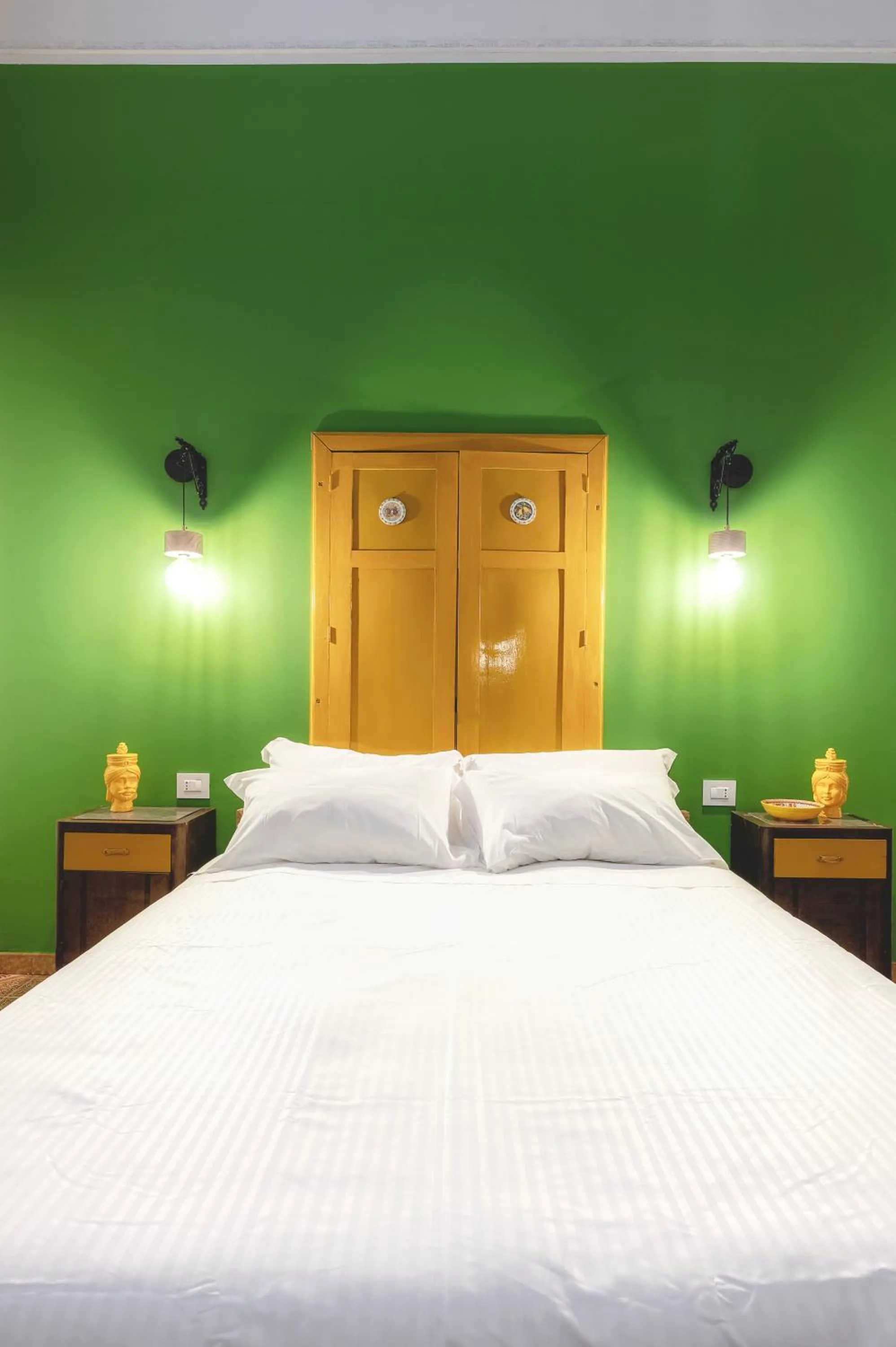 Bedroom, Bed in A Calata