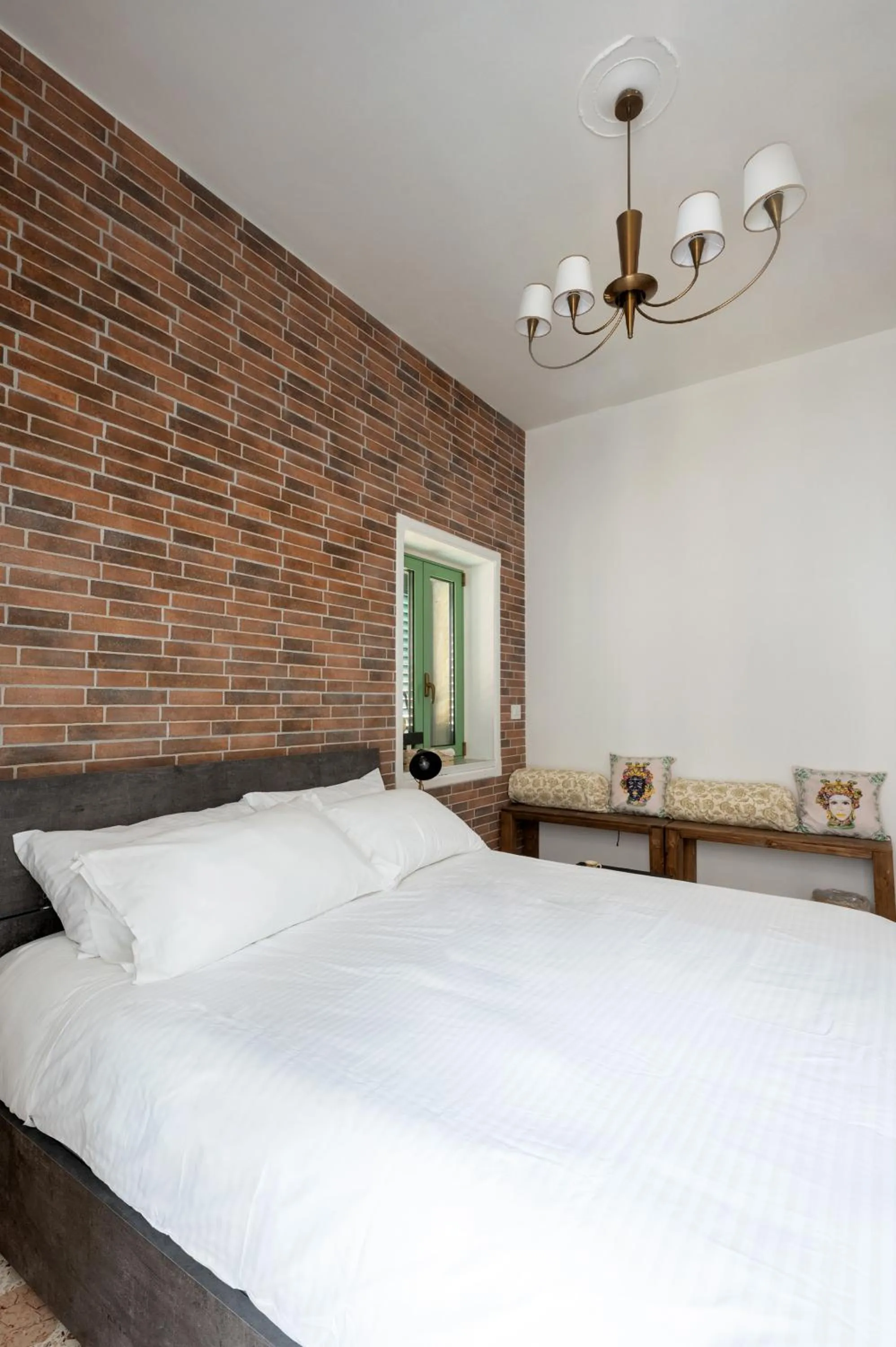 Bedroom, Bed in A Calata