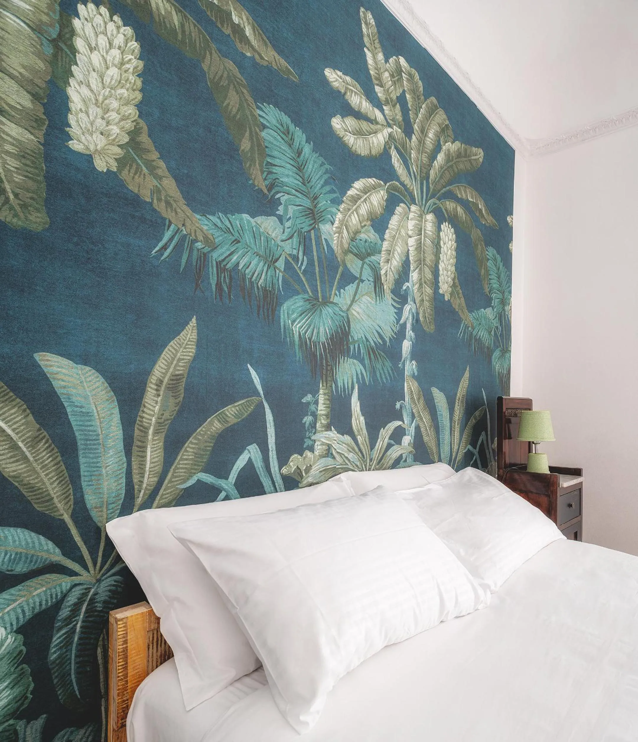 Bedroom, Bed in A Calata