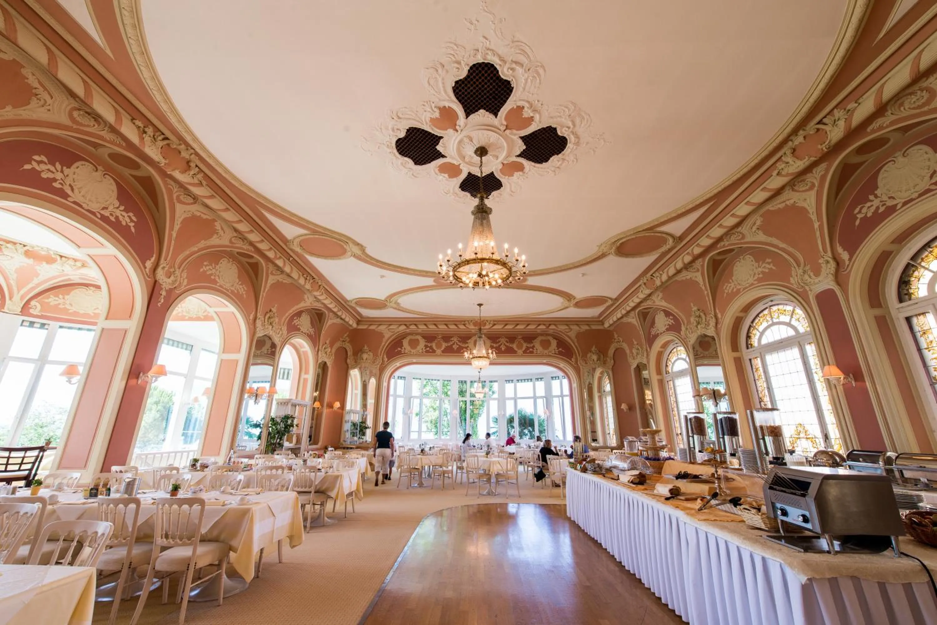 Buffet breakfast in Hotel Eden Palace au Lac