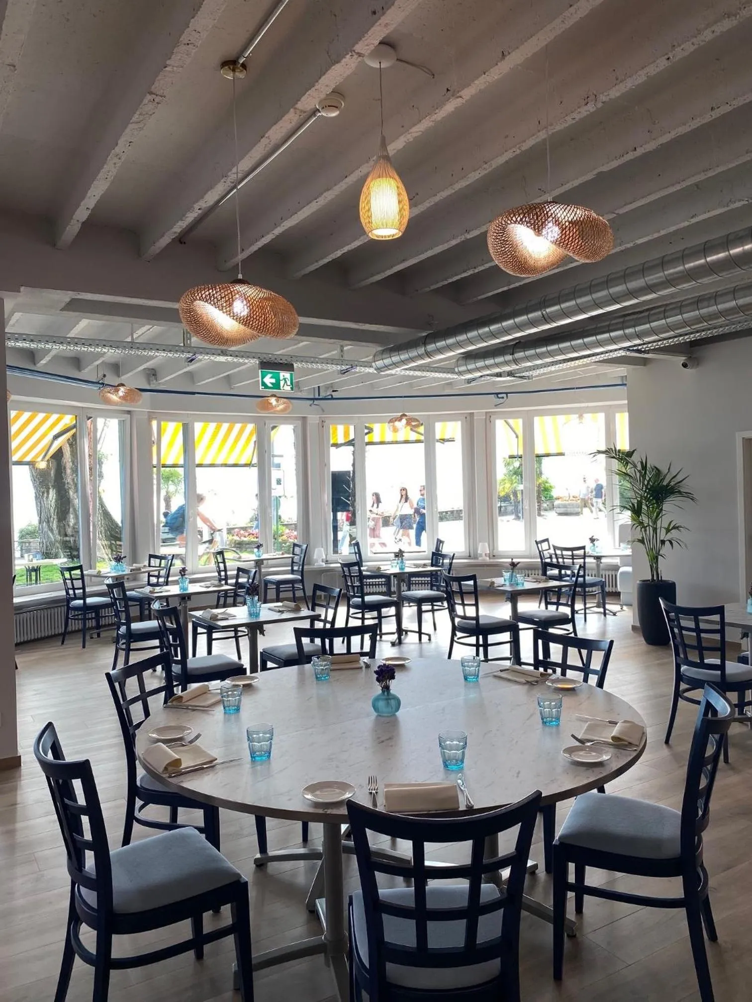 Restaurant/places to eat in Hotel Eden Palace au Lac