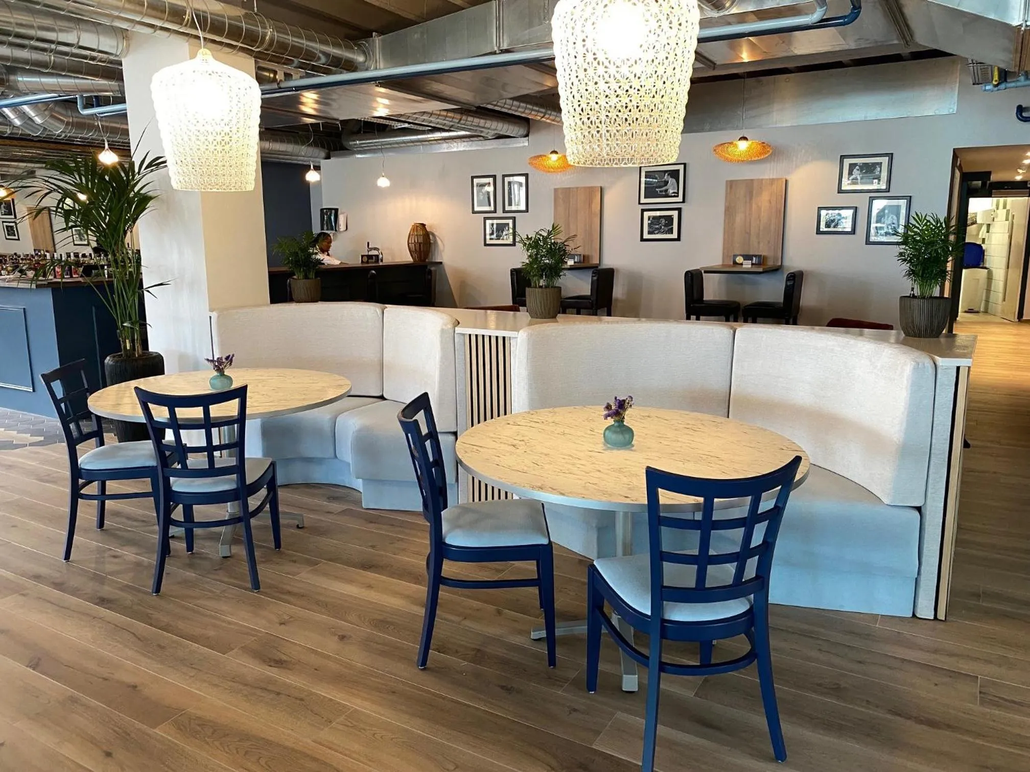 Restaurant/places to eat in Hotel Eden Palace au Lac