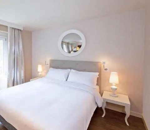 Bedroom, Bed in Geneva by Fassbind