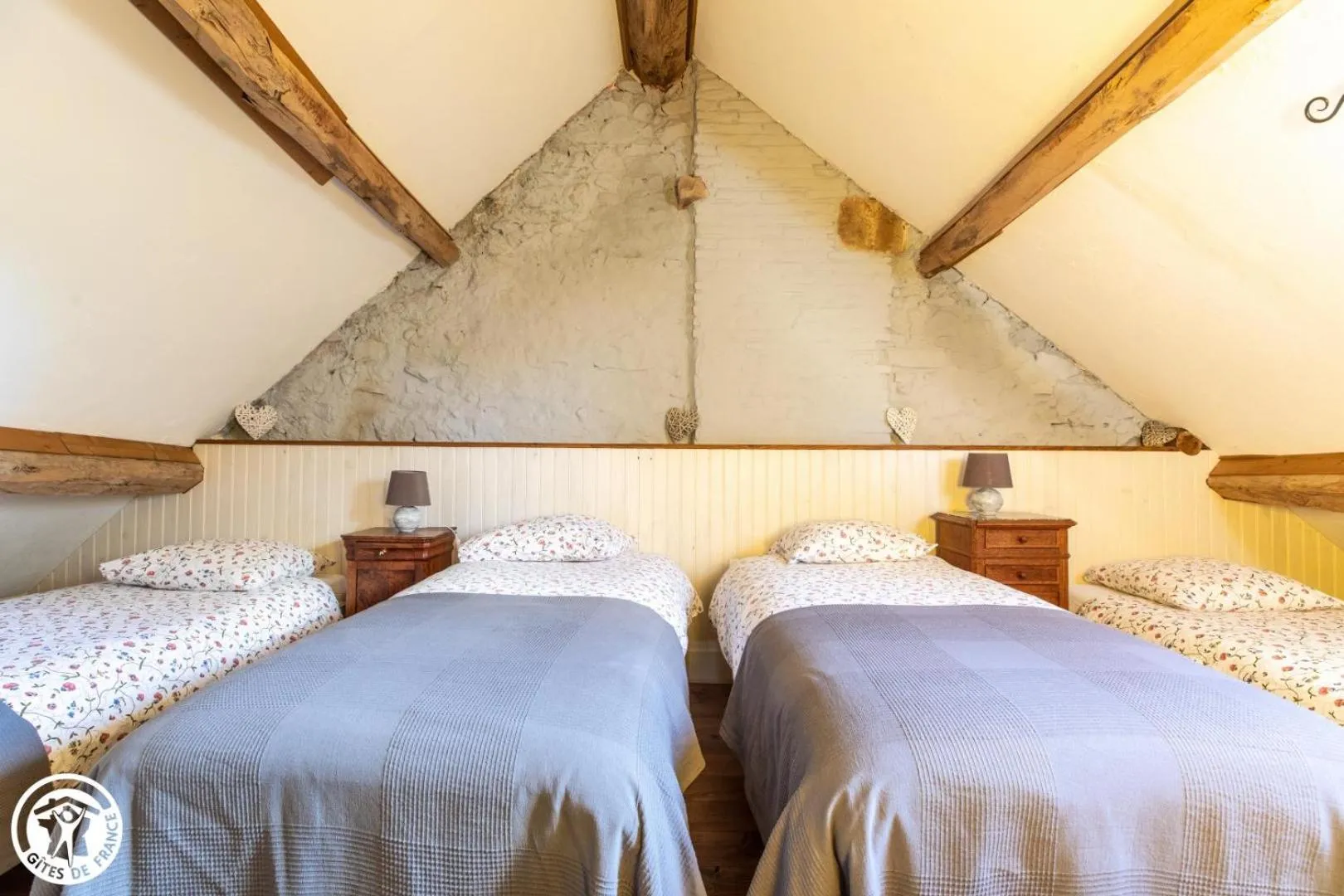 Bed in Aux 2 Puys - Gîte "Le Lemptégy"