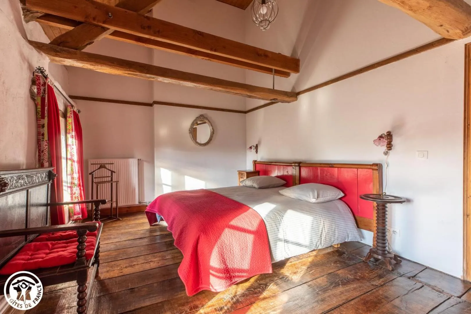 Bedroom, Bed in Aux 2 Puys - Gîte "Le Lemptégy"