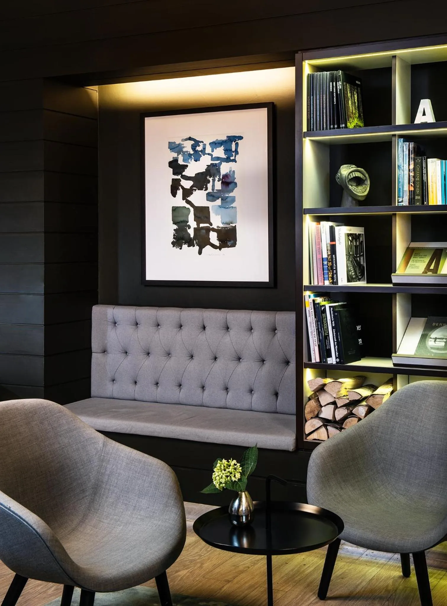 Library in AMERON Luzern Hotel Flora