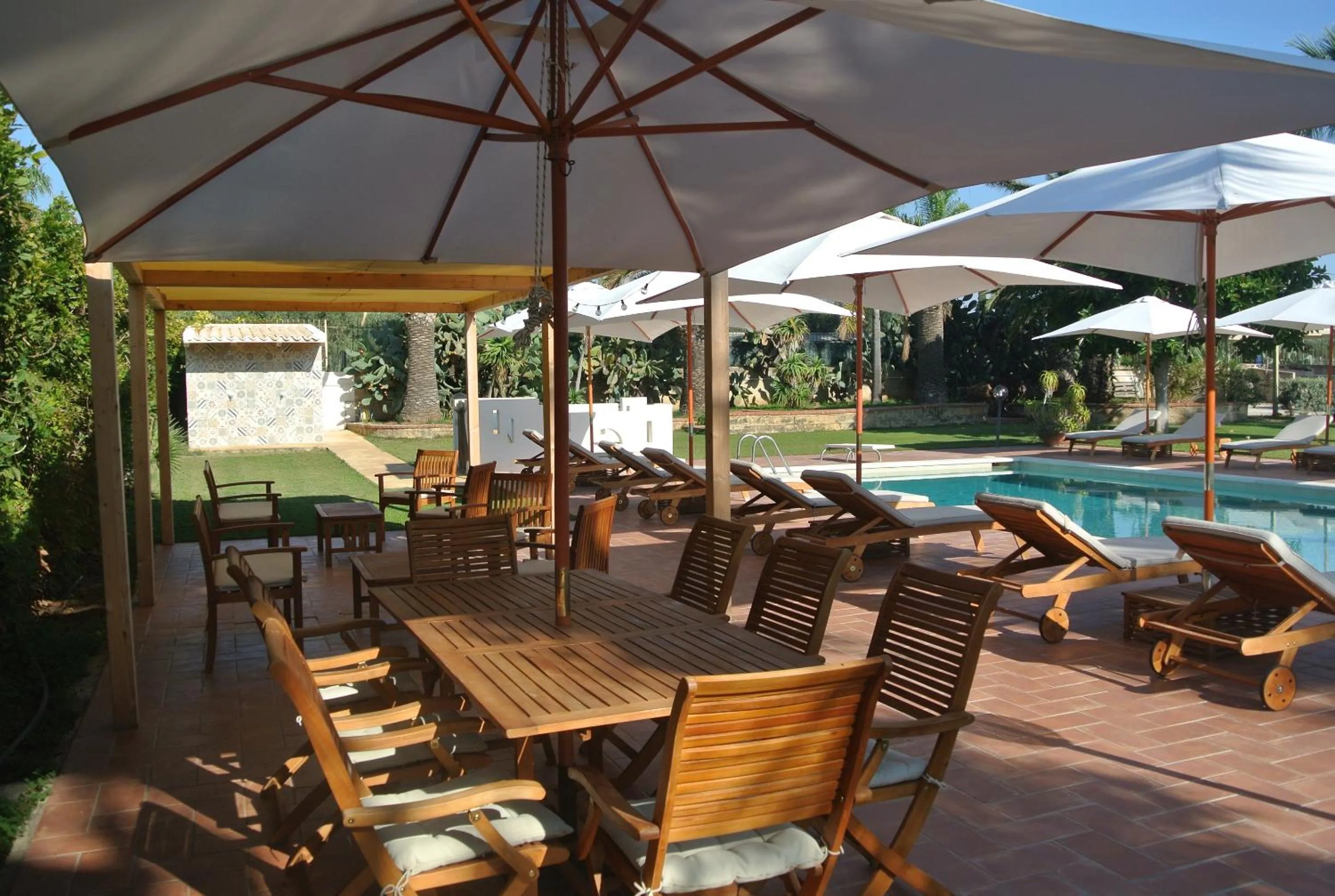 Dining area in Villa Carlotta Resort