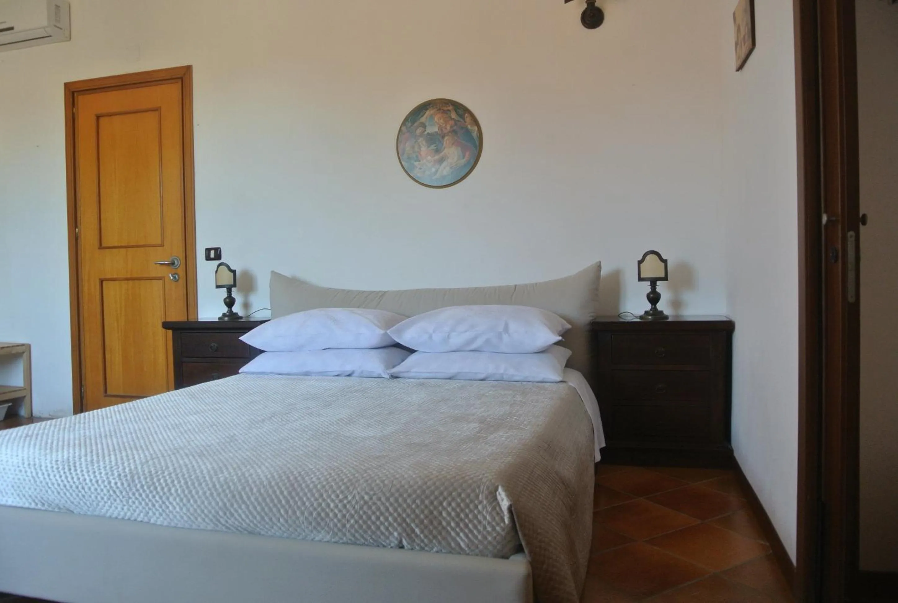 Bedroom, Bed in Villa Carlotta Resort