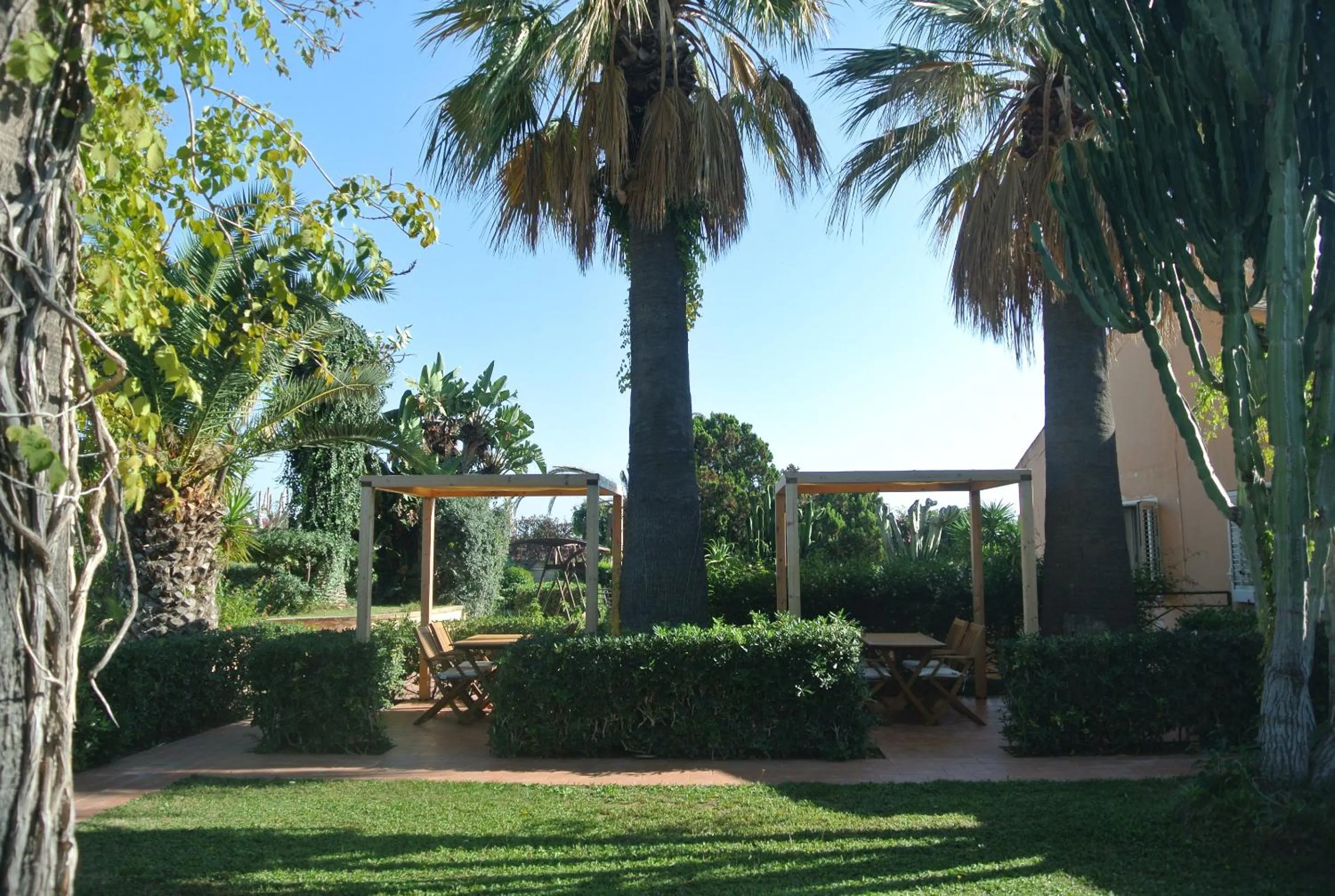 Dining area in Villa Carlotta Resort