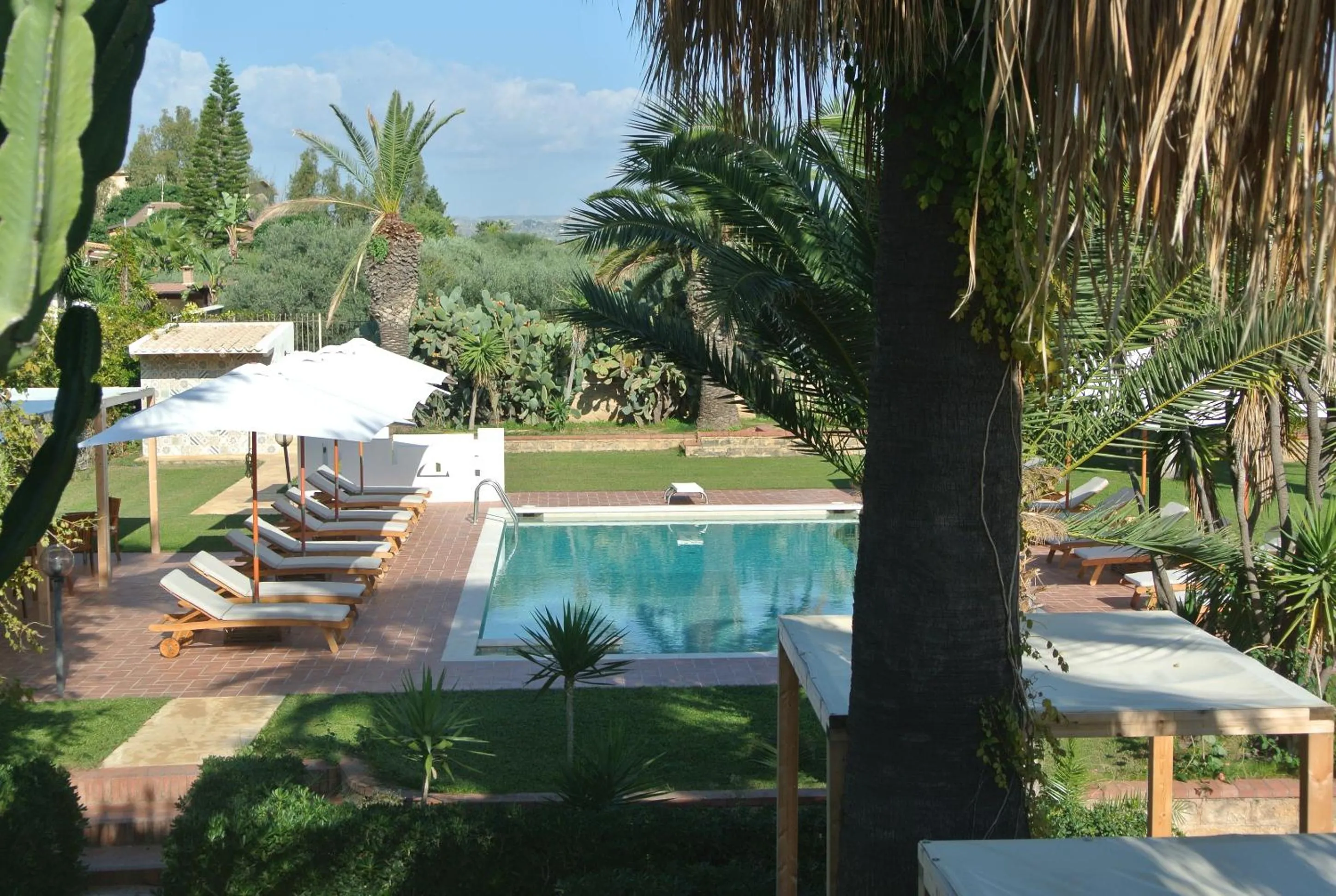 Swimming pool in Villa Carlotta Resort