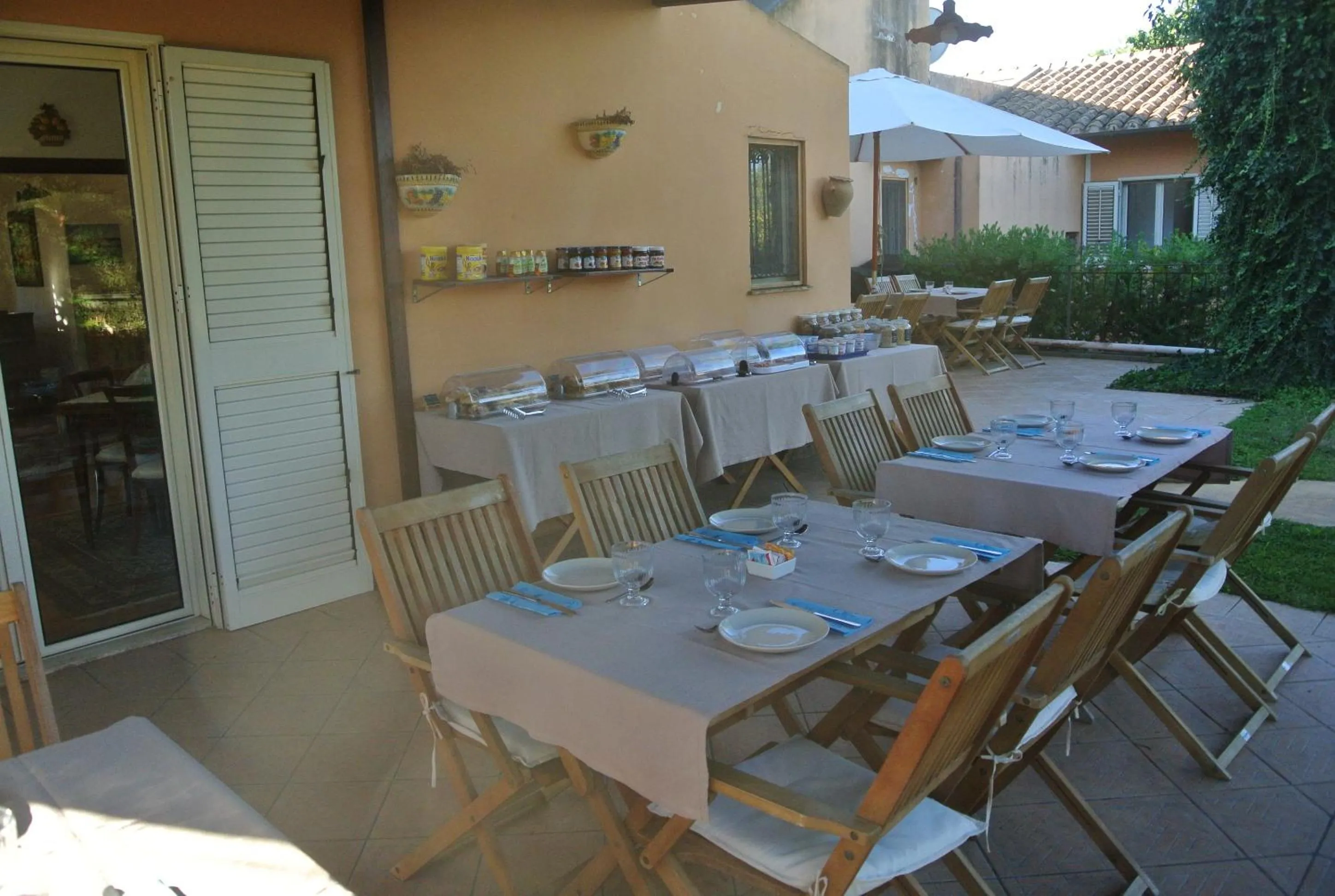 Breakfast in Villa Carlotta Resort