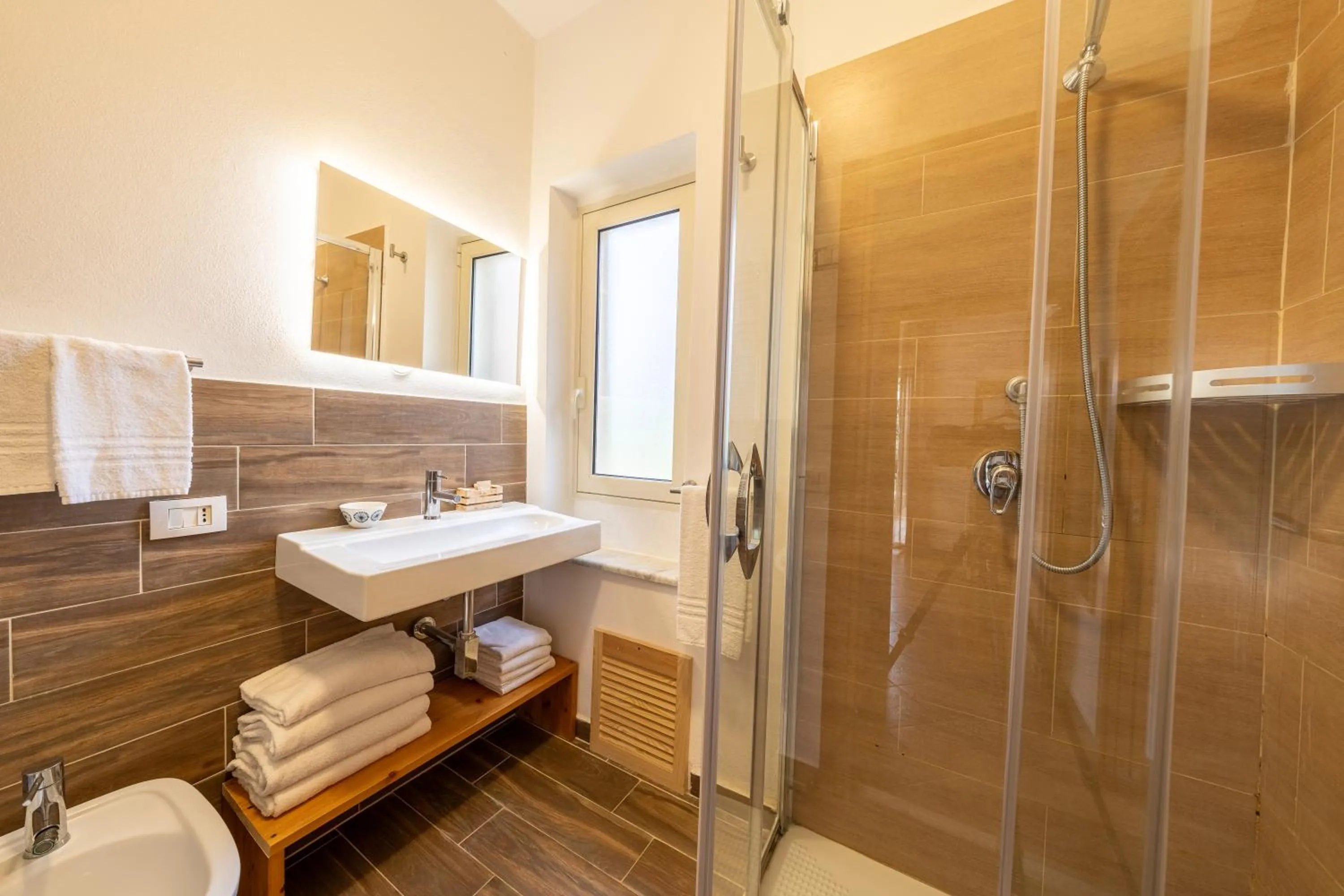 Bathroom in Villa Carlotta Resort