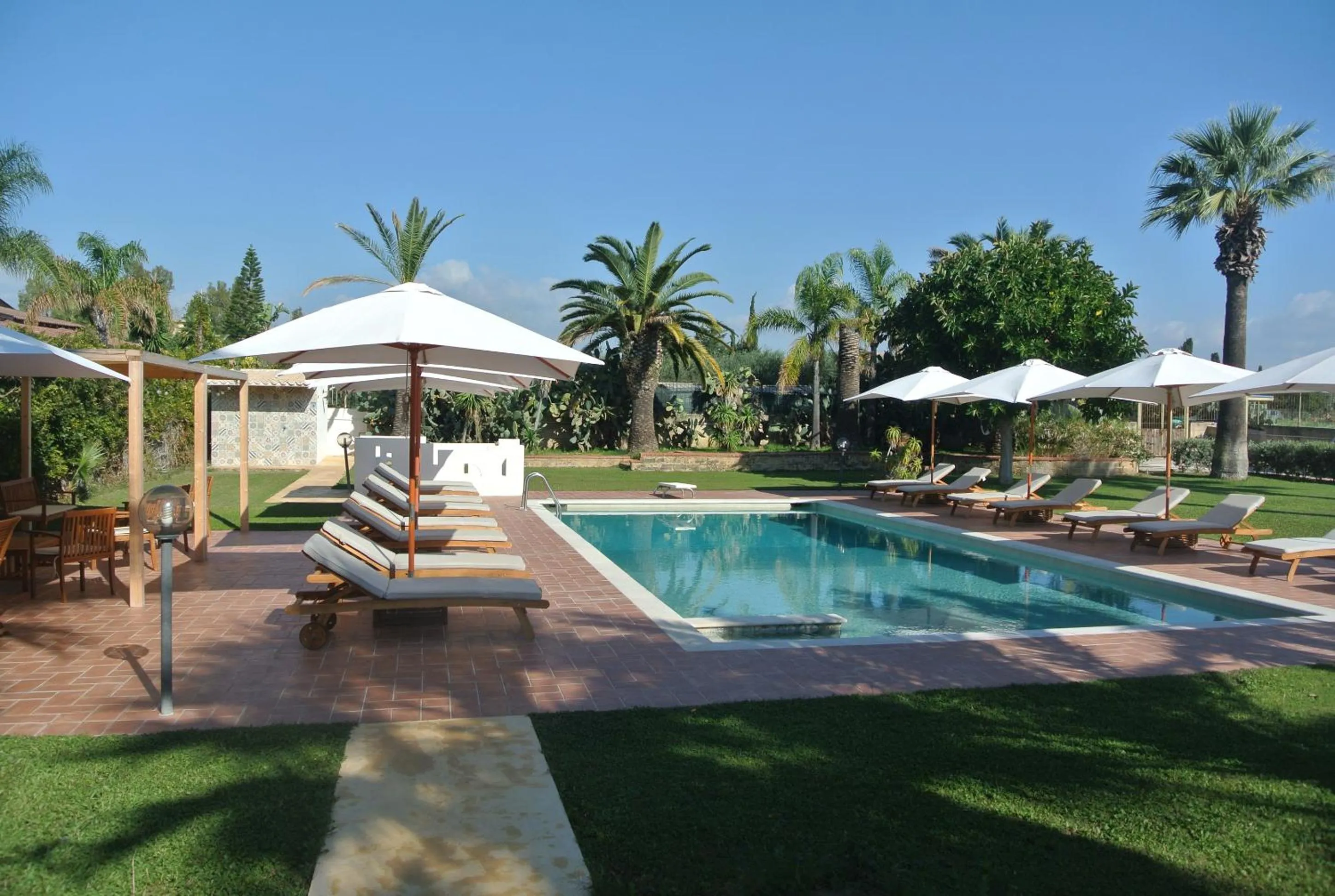 Swimming pool in Villa Carlotta Resort