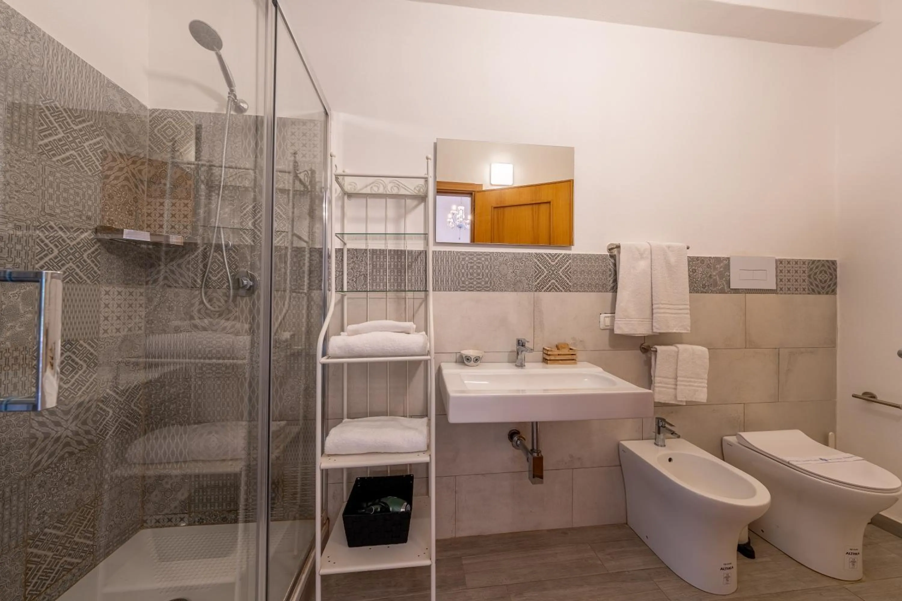 Bathroom in Villa Carlotta Resort