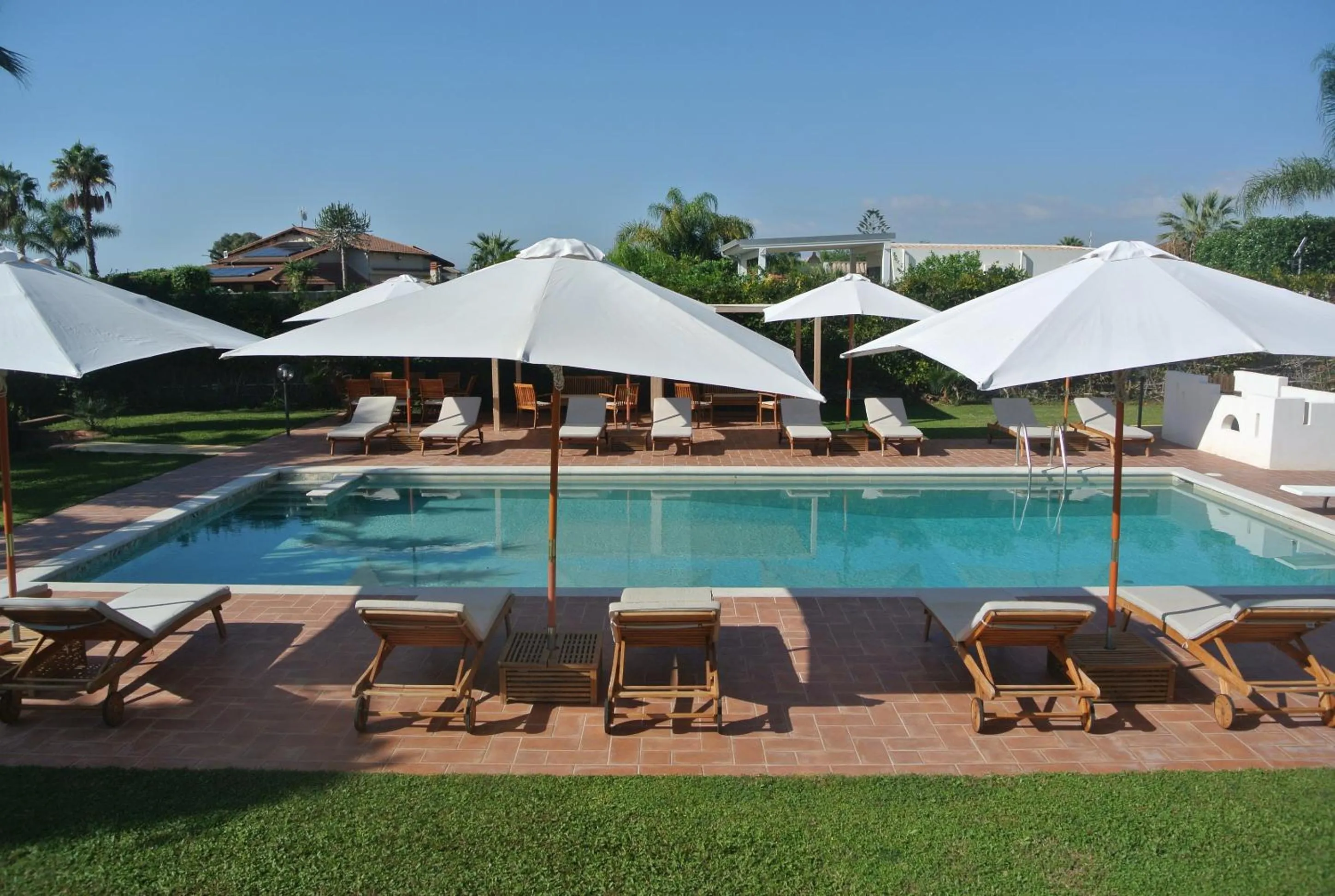 Day in Villa Carlotta Resort