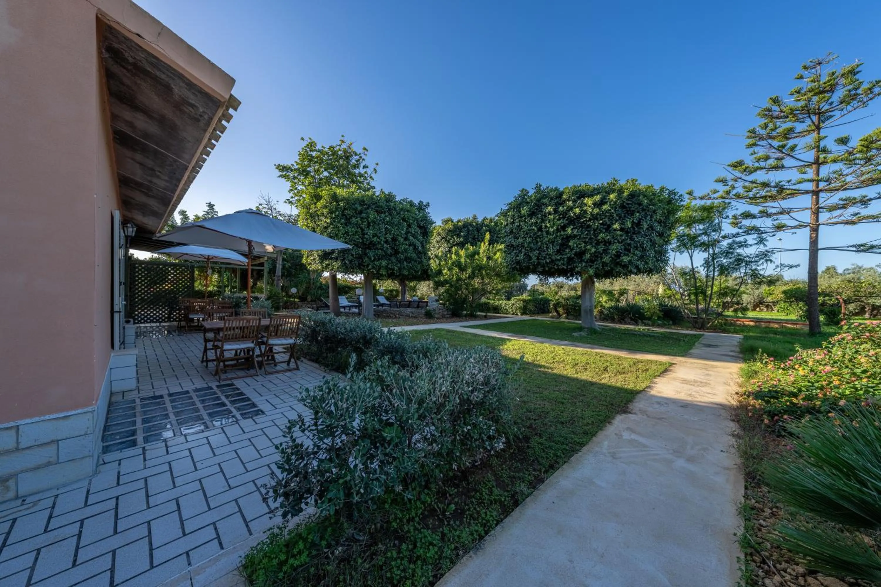 Garden view in Villa Carlotta Resort