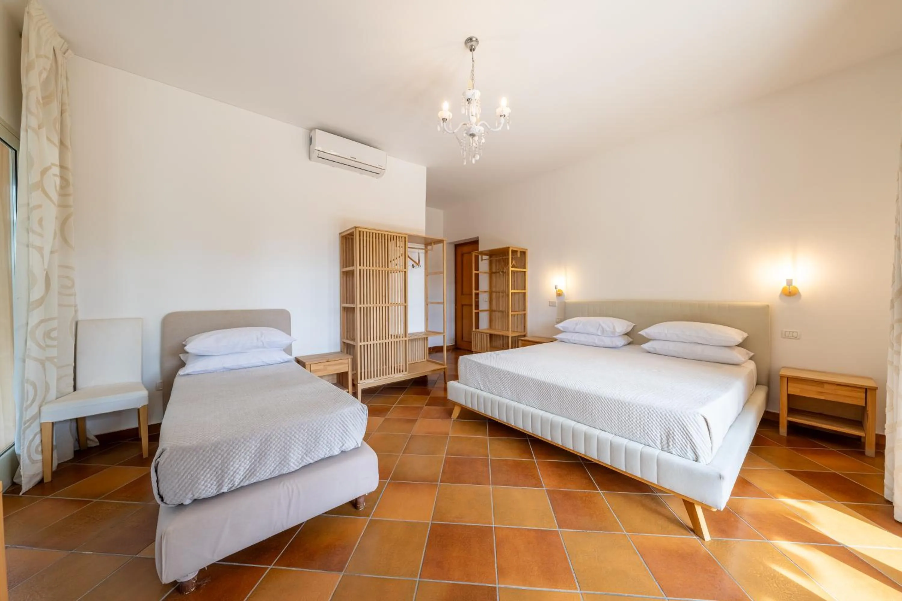 Photo of the whole room, Bed in Villa Carlotta Resort