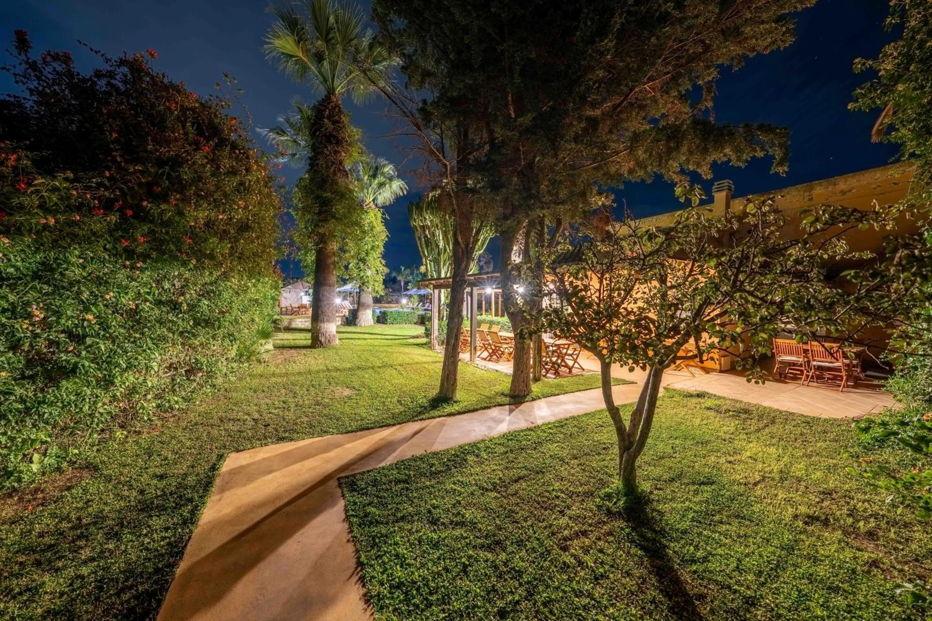 Night in Villa Carlotta Resort