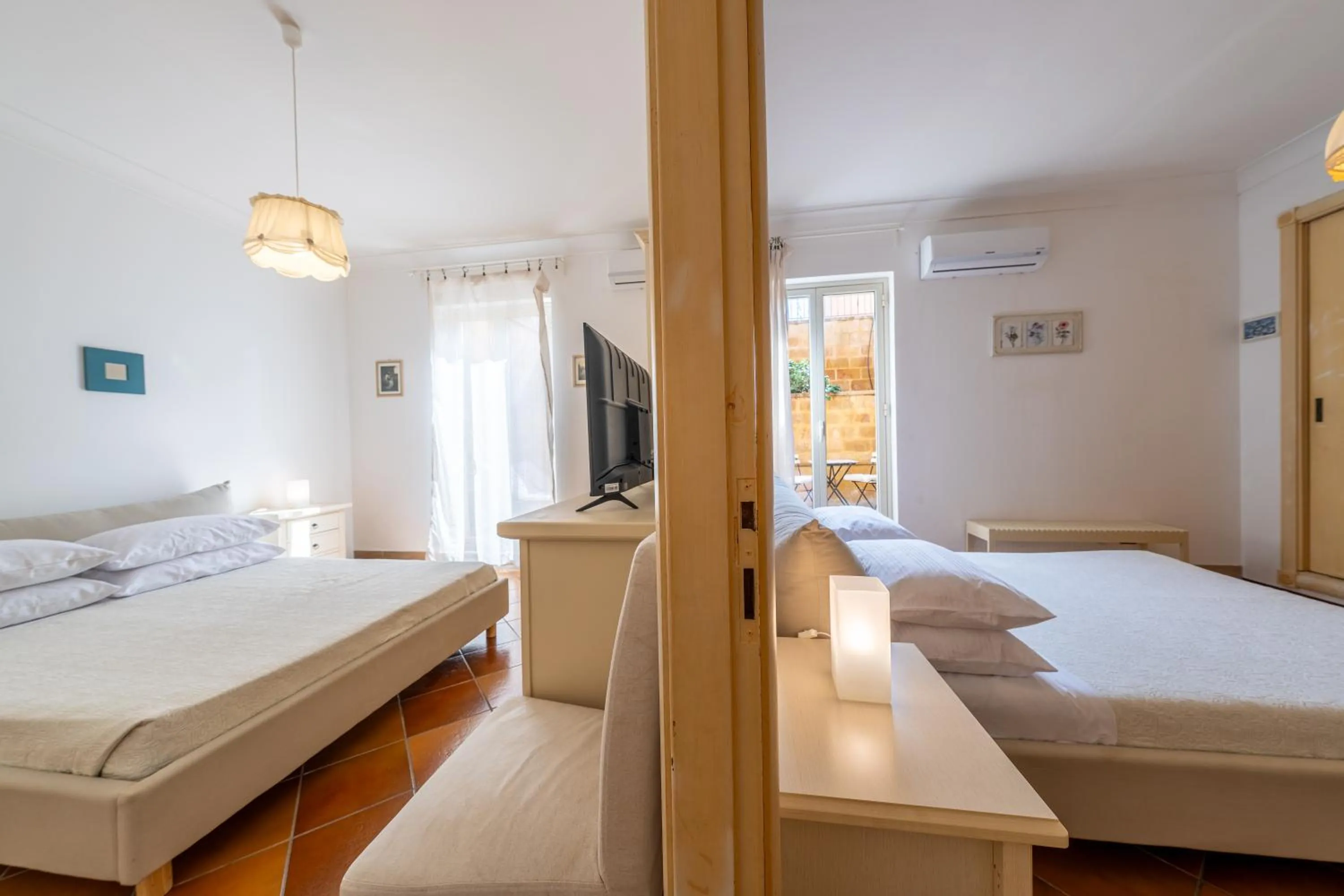 Photo of the whole room, Bed in Villa Carlotta Resort