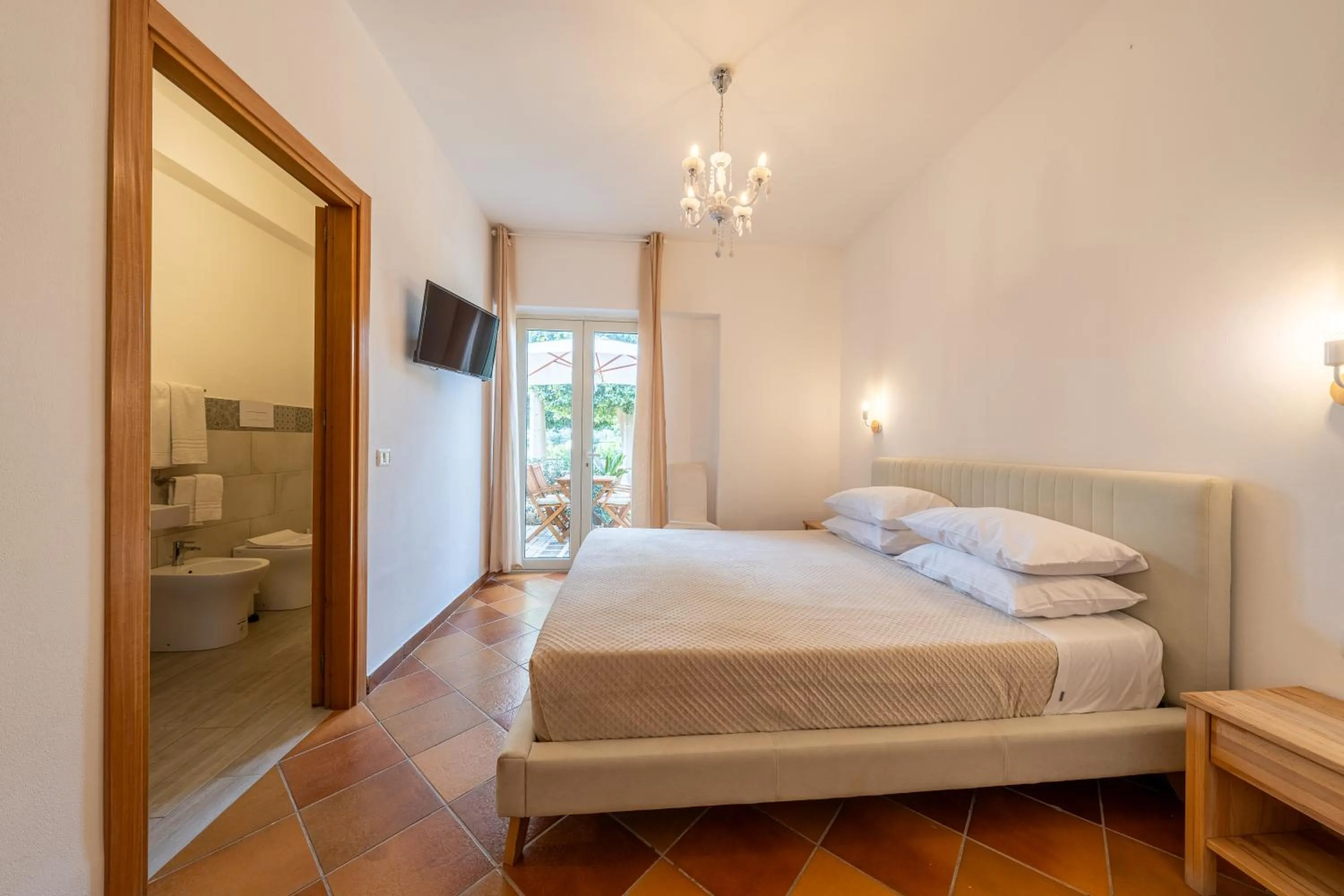 Photo of the whole room, Bed in Villa Carlotta Resort