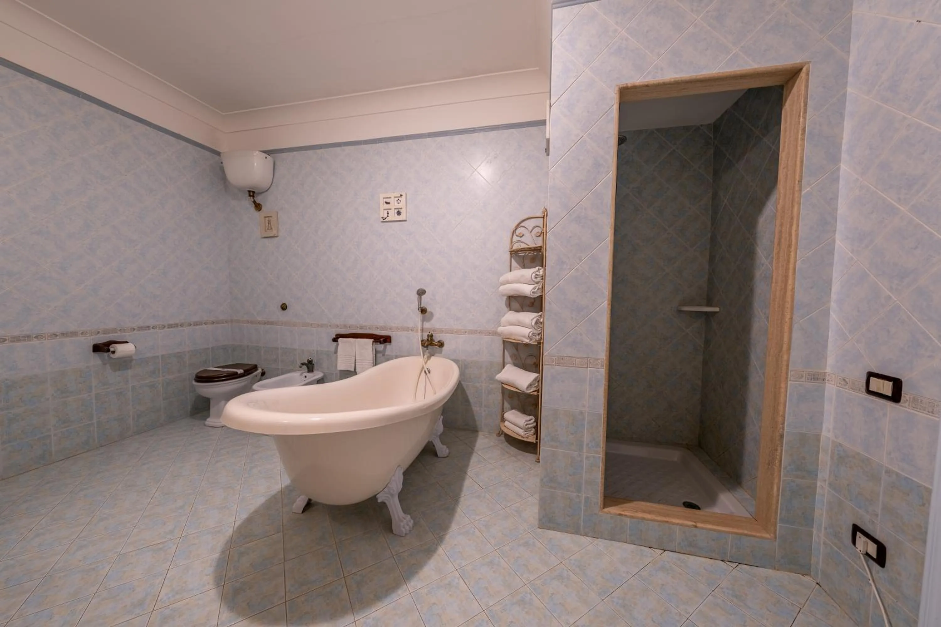 Bathroom in Villa Carlotta Resort