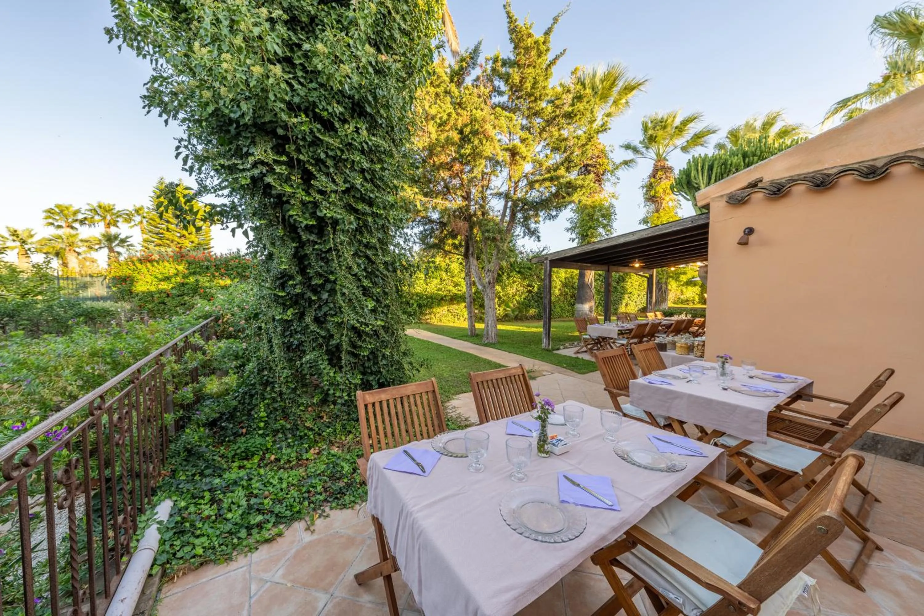 Dining area in Villa Carlotta Resort